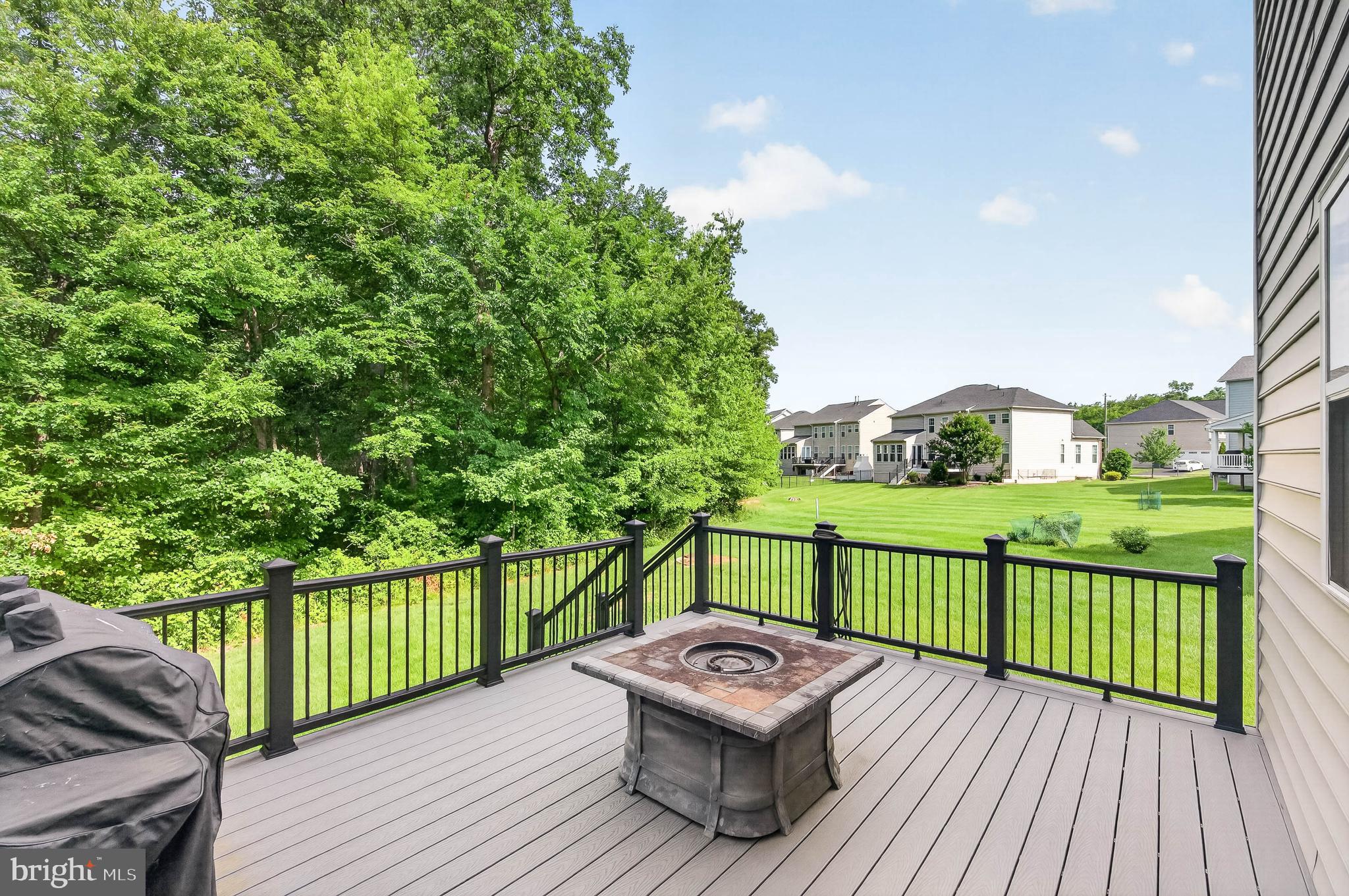 24823 BARRINGTON GROVE COURT