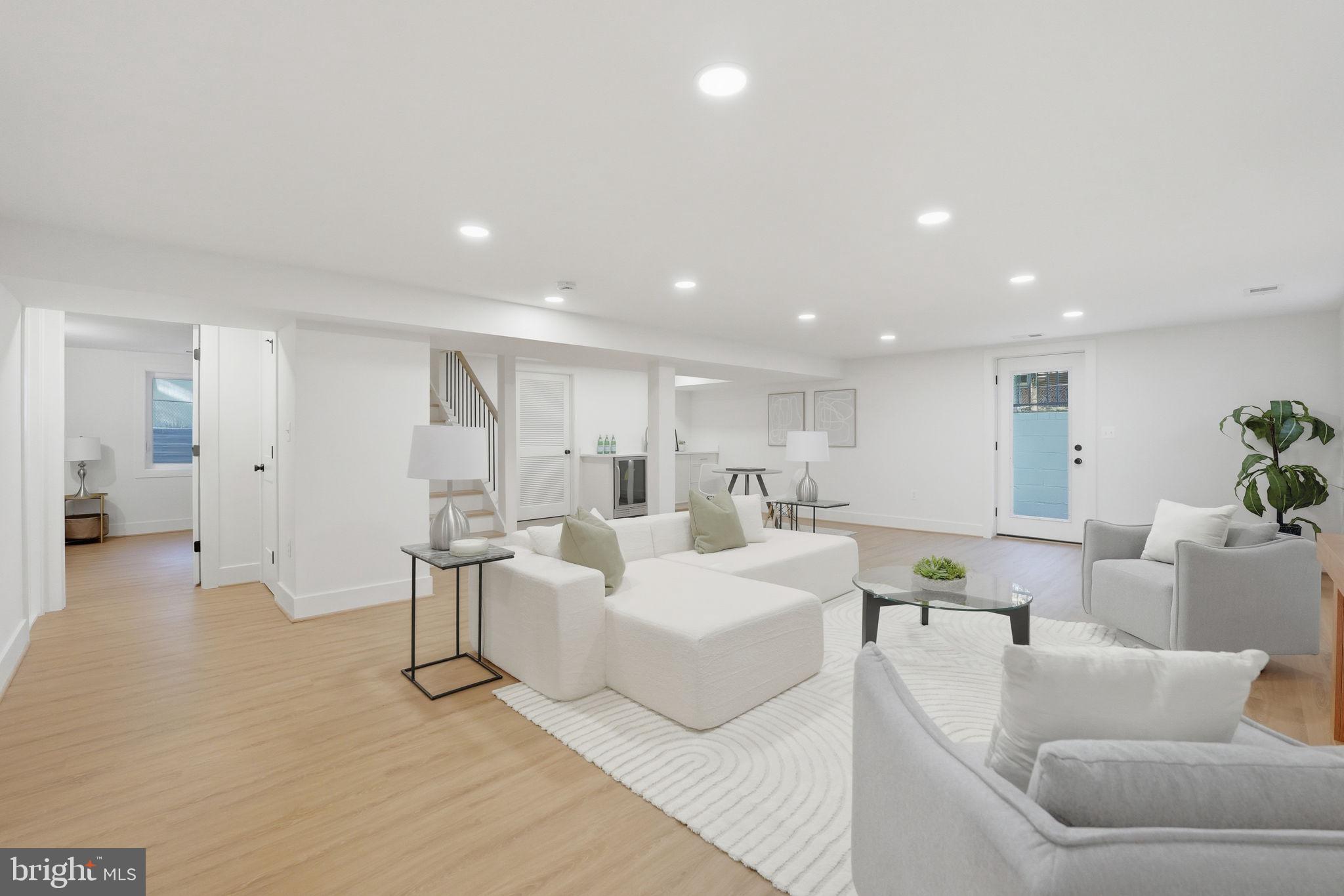 BRANDON VILLAGE - Residential