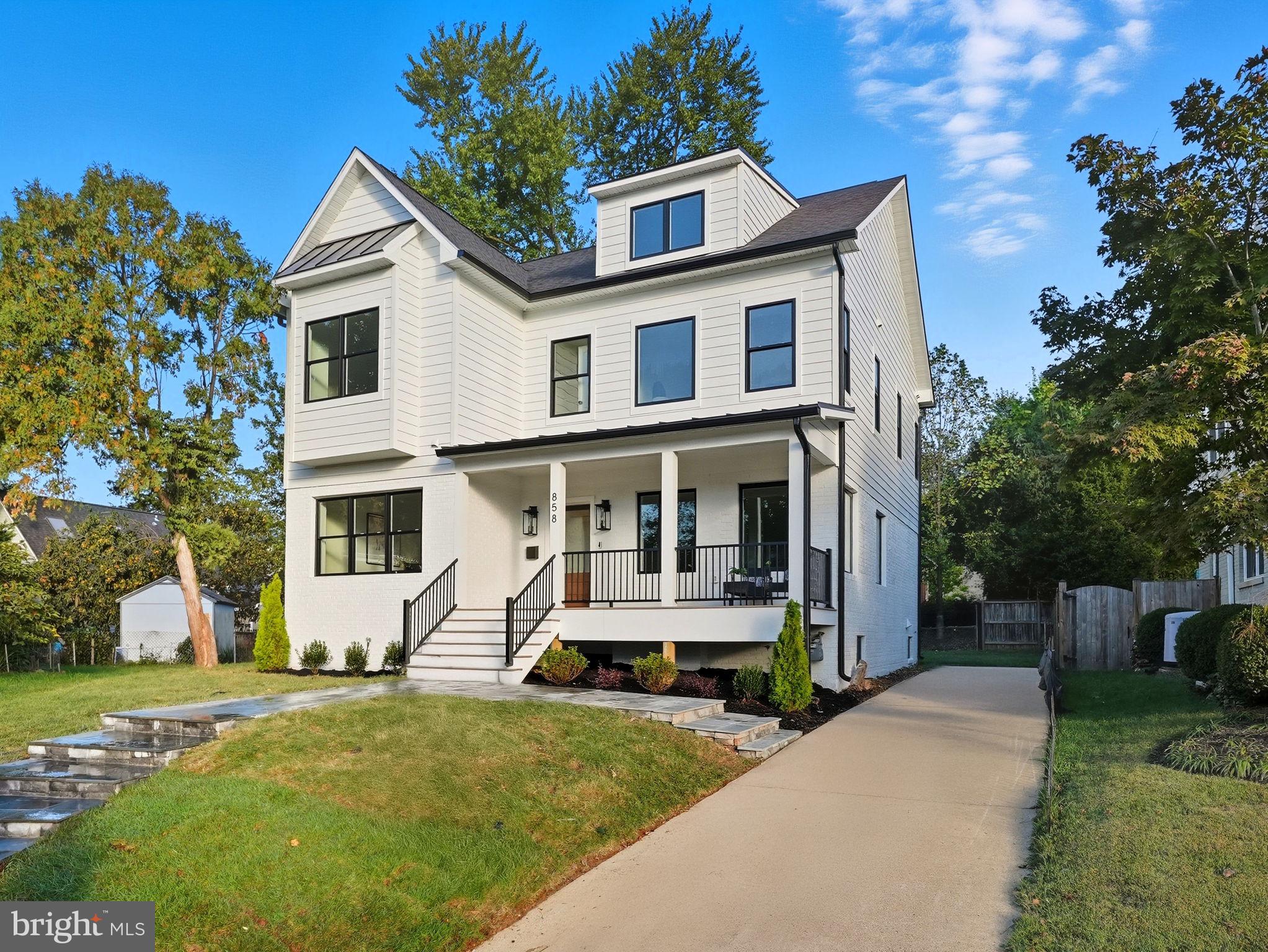 858 N GREENBRIER STREET