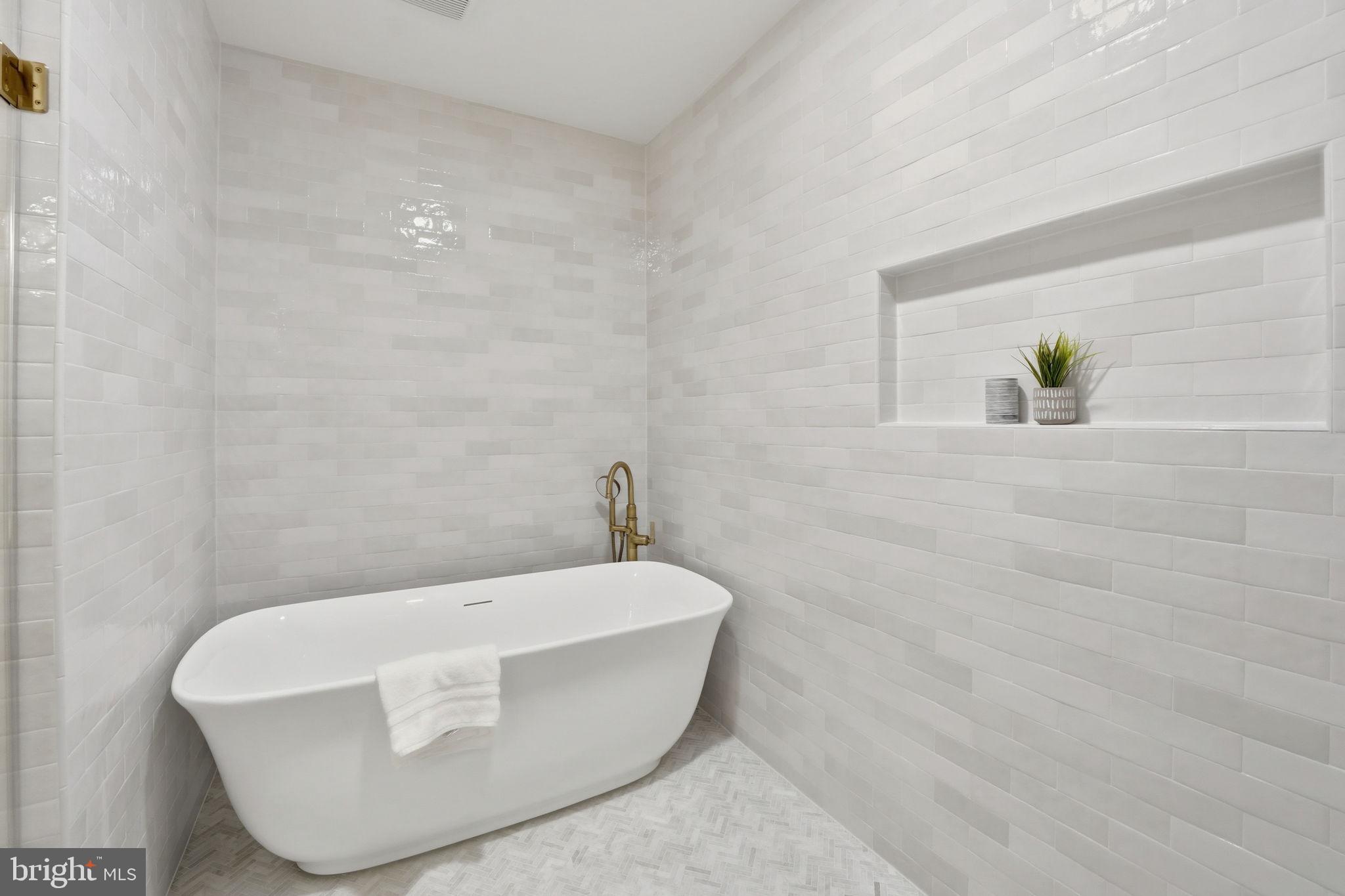 BRANDON VILLAGE - Residential