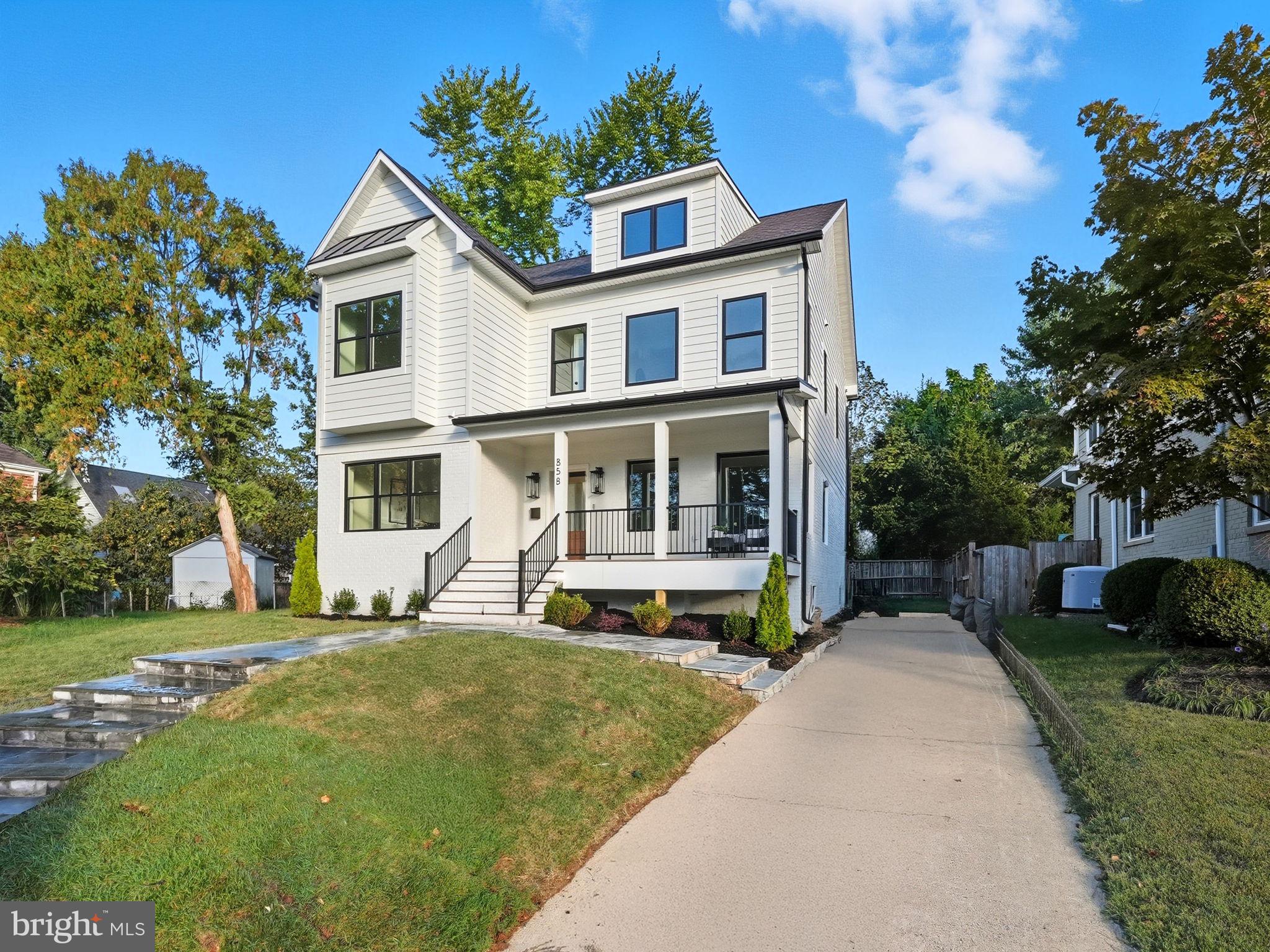 858 N GREENBRIER STREET