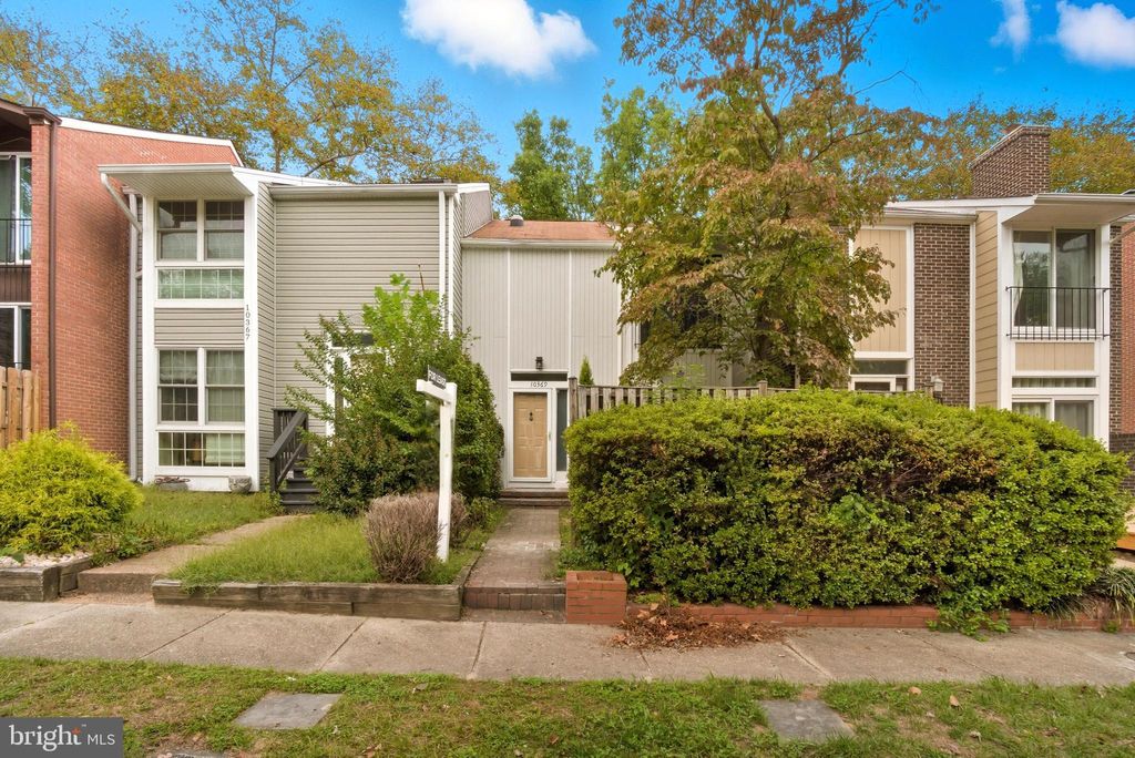 Photo of 10369 Maywind Court, COLUMBIA, MD 21044 (MLS # MDHW2059076)