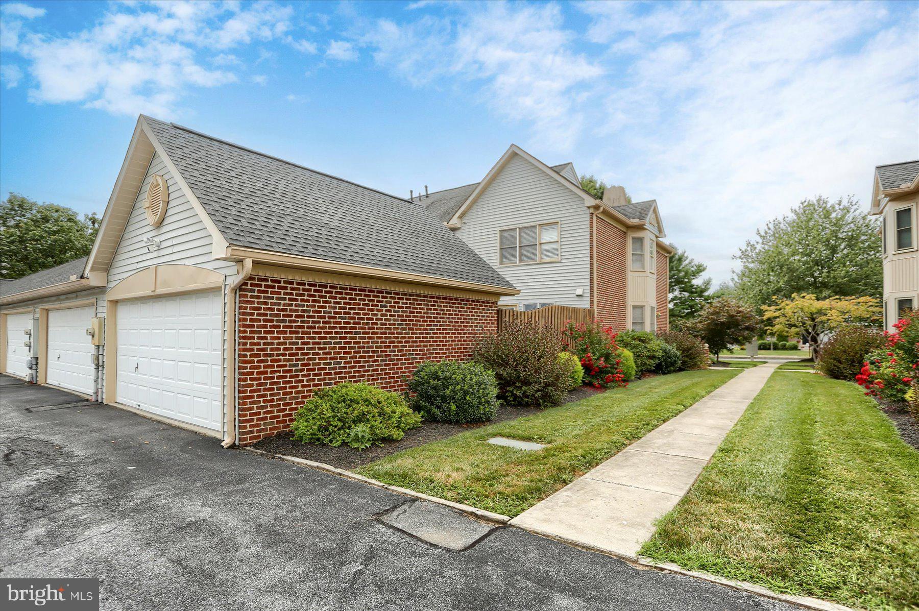 VILLAGE OF MORELAND - Residential