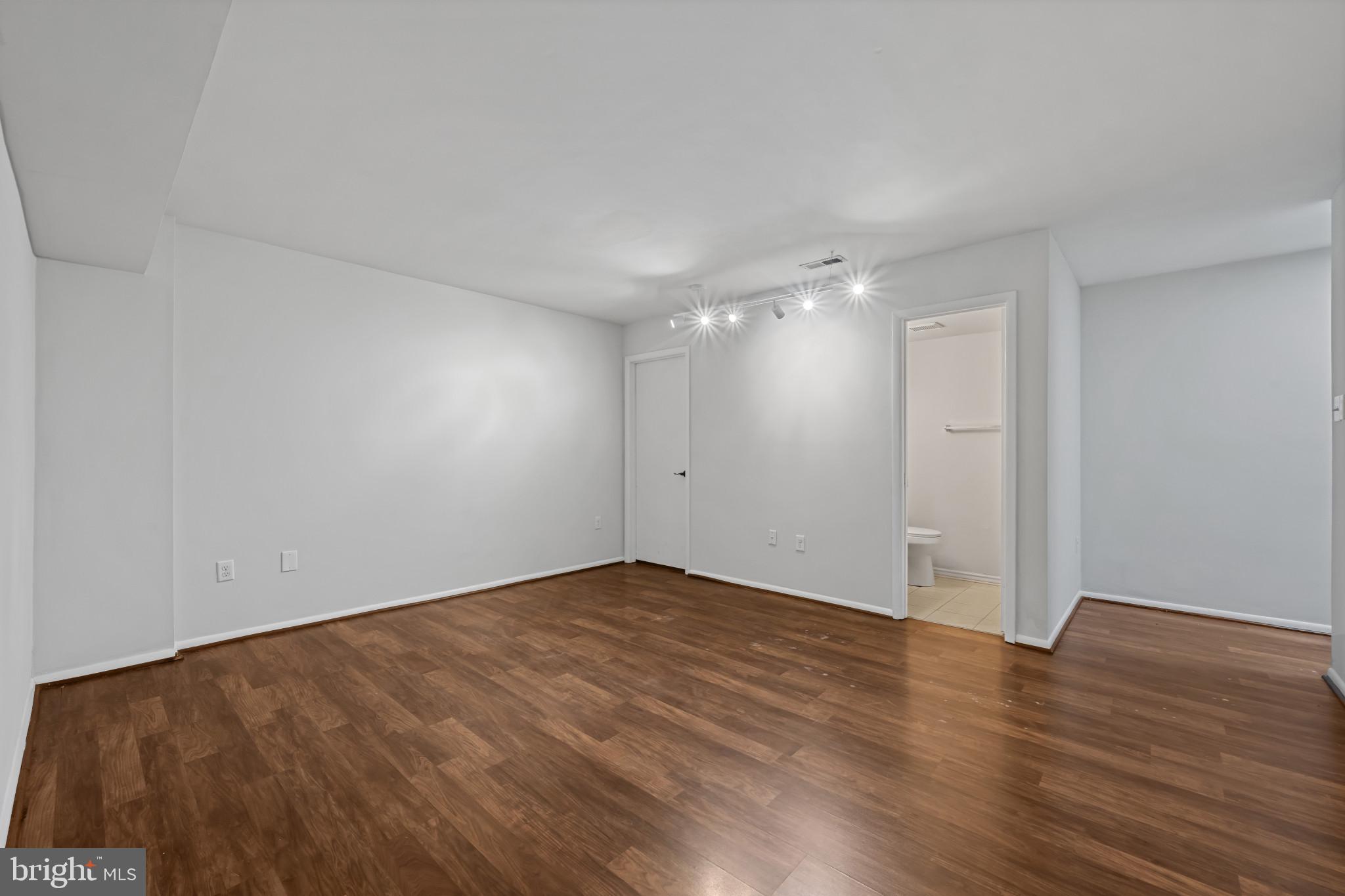 MOUNTAIN VILLAGE - Residential