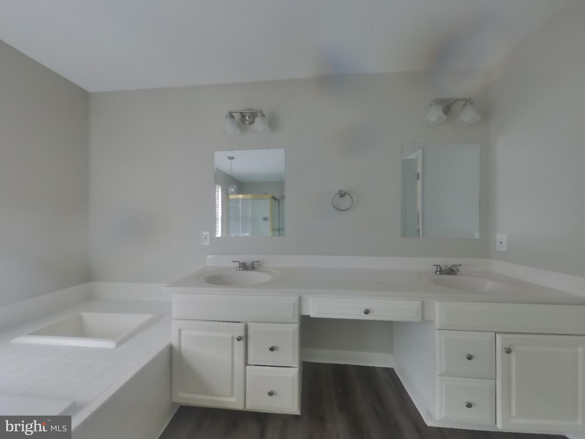 NORTHRIDGE PLAT 24> - Residential Lease