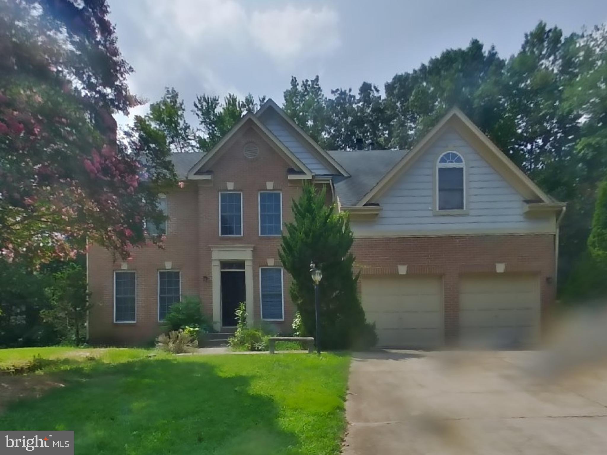Take a look at this beautiful home featuring 3 bedrooms, 2.5 bathrooms, and approximately 4,052 square feet. Enjoy the freedom of a virtually maintenance free lifestyle while residing in a great community.
