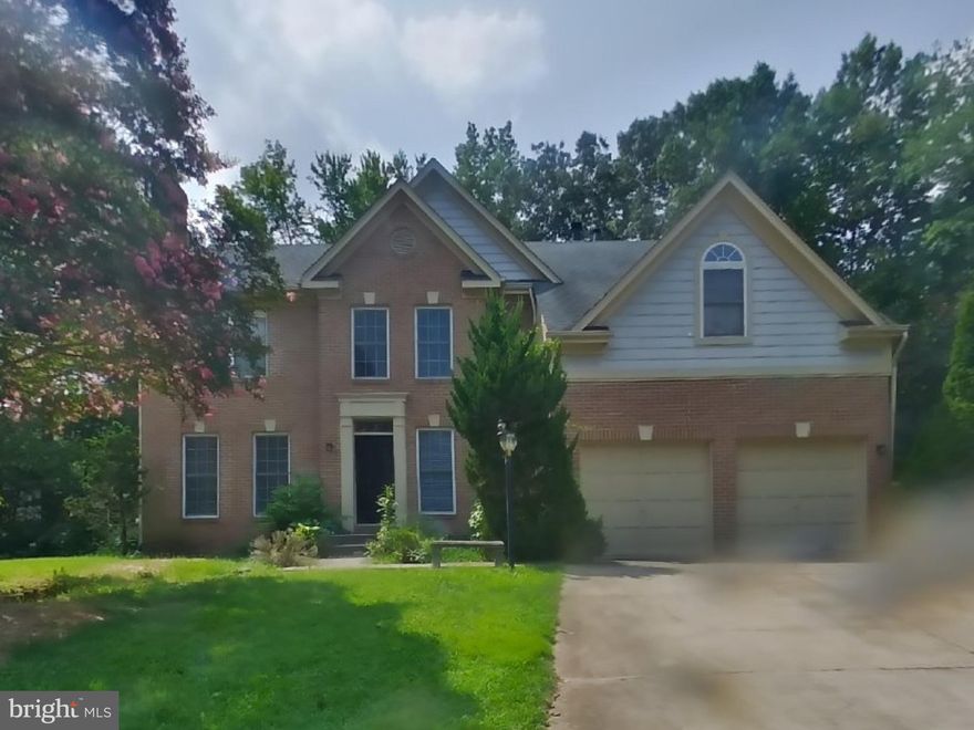 Take a look at this beautiful home featuring 3 bedrooms, 2.5 bathrooms, and approximately 4,052 square feet.  Enjoy the freedom of a virtually maintenance free lifestyle while residing in a great community.