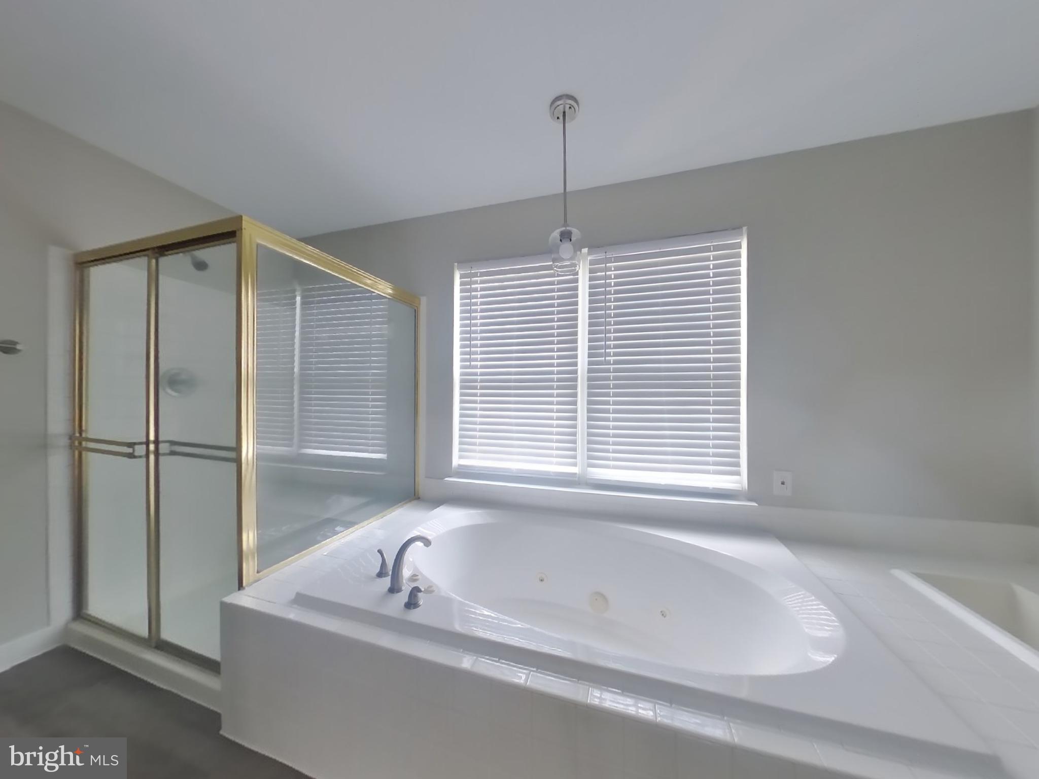 NORTHRIDGE PLAT 24> - Residential Lease