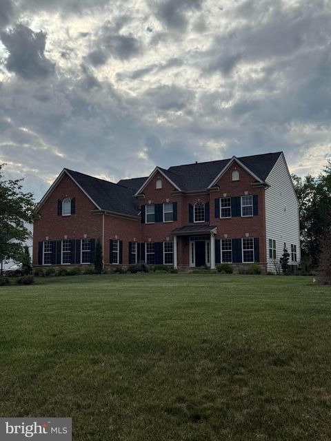 Photo of 8262 Arrowleaf Turn, GAINESVILLE, VA 20155 (MLS # VAPW2119138)