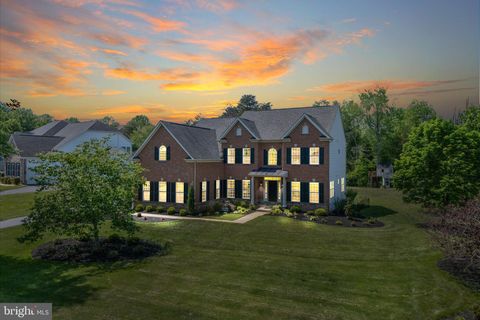Photo of 8262 Arrowleaf Turn, GAINESVILLE, VA 20155 (MLS # VAPW2119138)