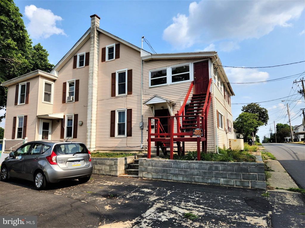 Photo of 7 CHURCH ST, LITITZ, PA 17543 (MLS # PALA2036266)