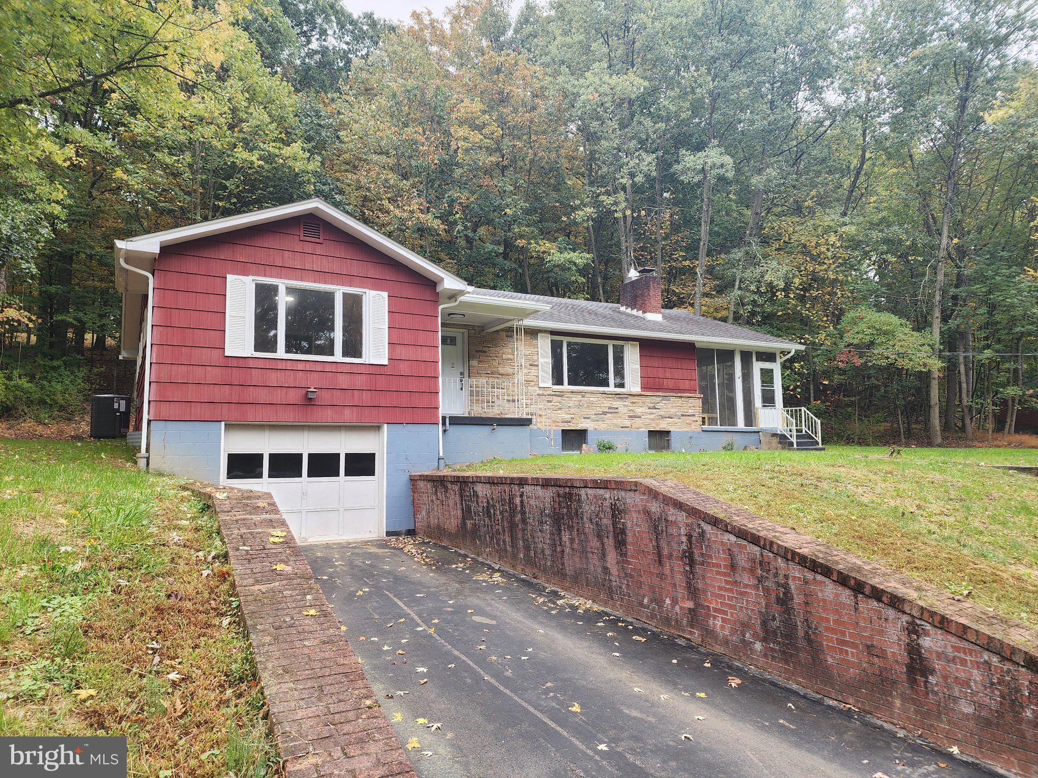 48 JOHNS LANE