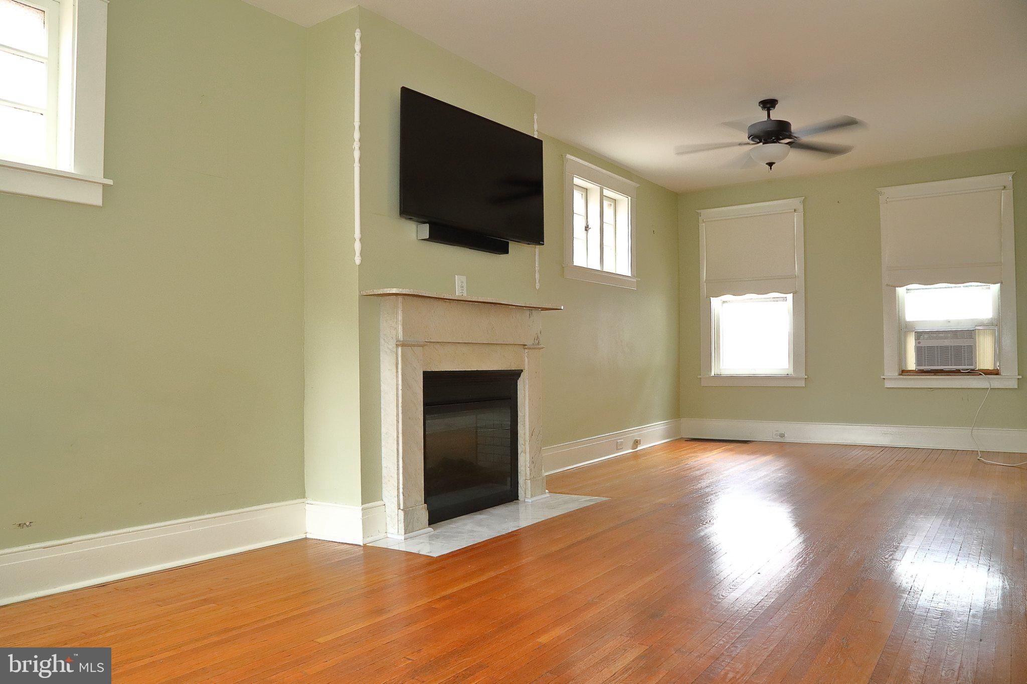 322 W ORANGE STREET