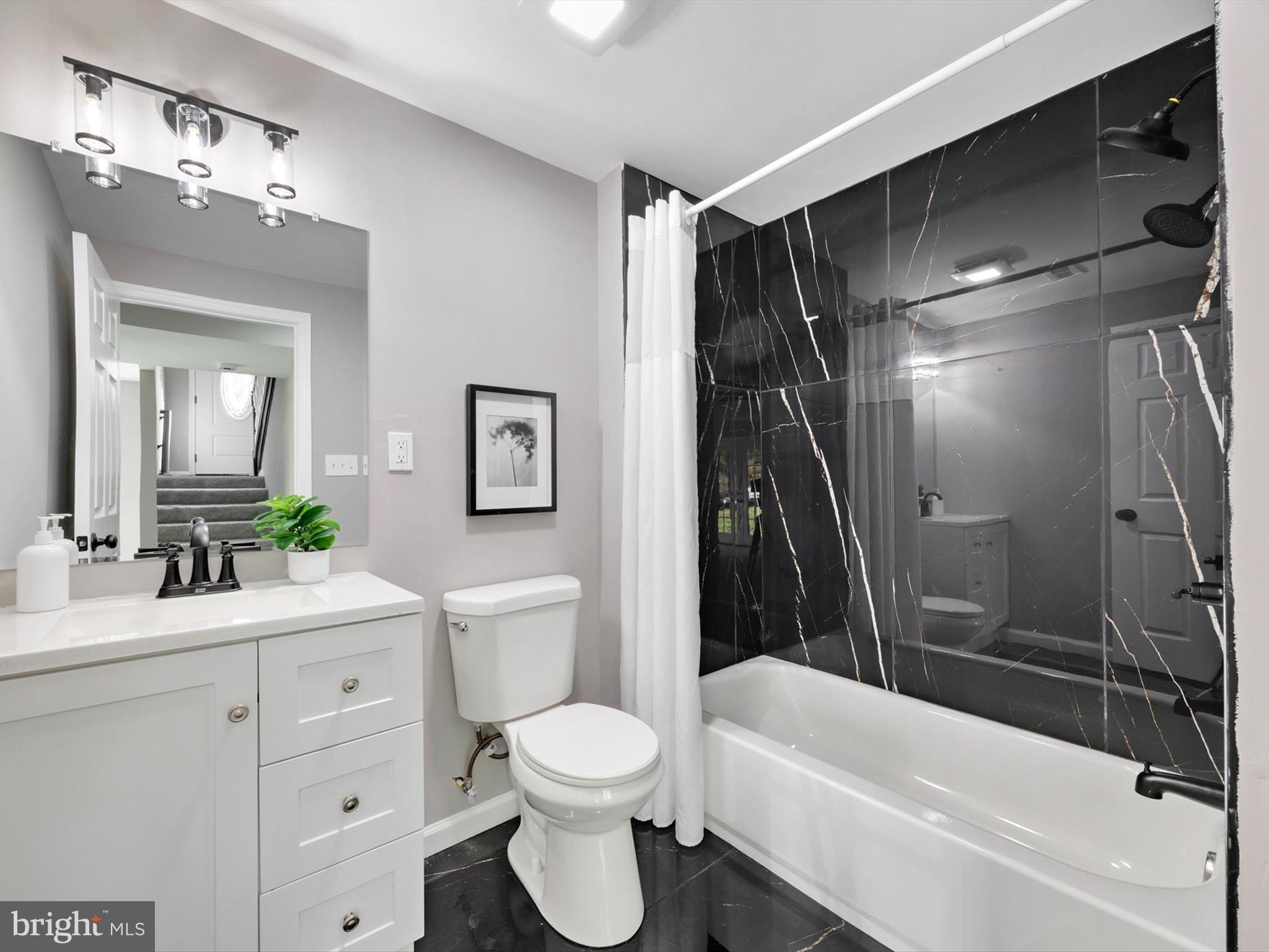 ROUND BAY CITY - Residential