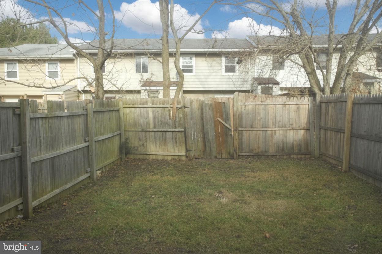 COLONY SQUARE - Residential