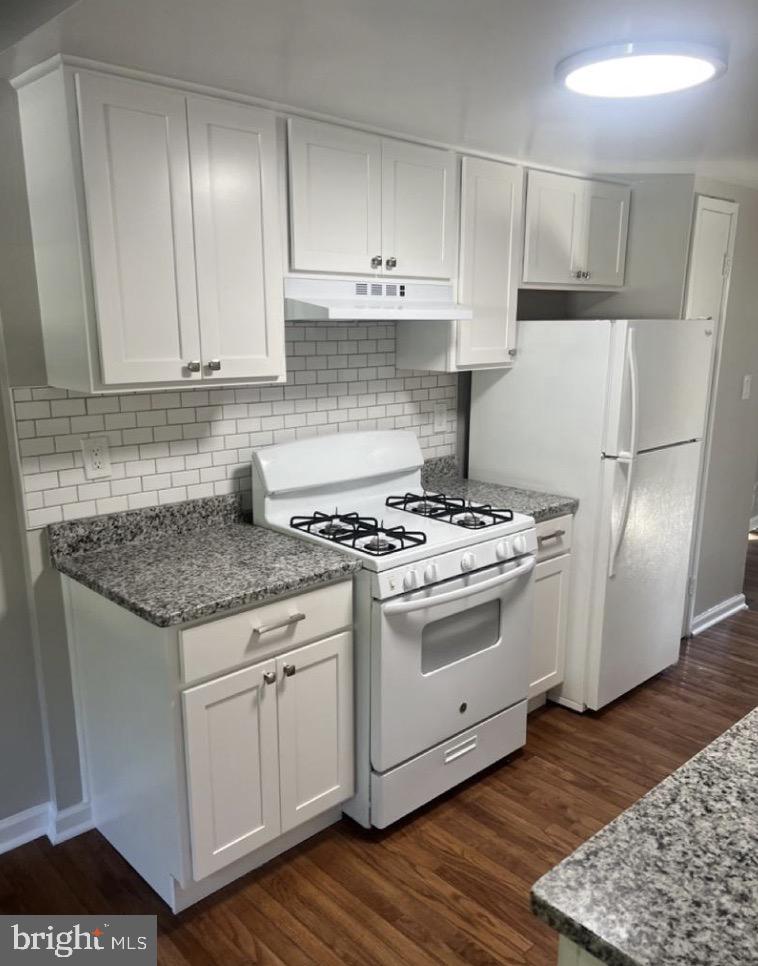5748 YELLOWROSE COURT