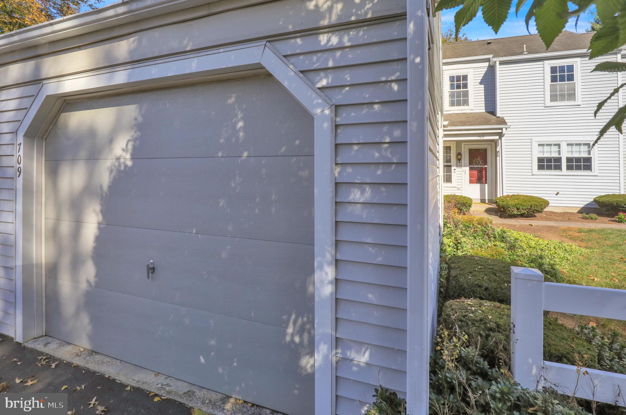 709 CAMBRIDGE COURT