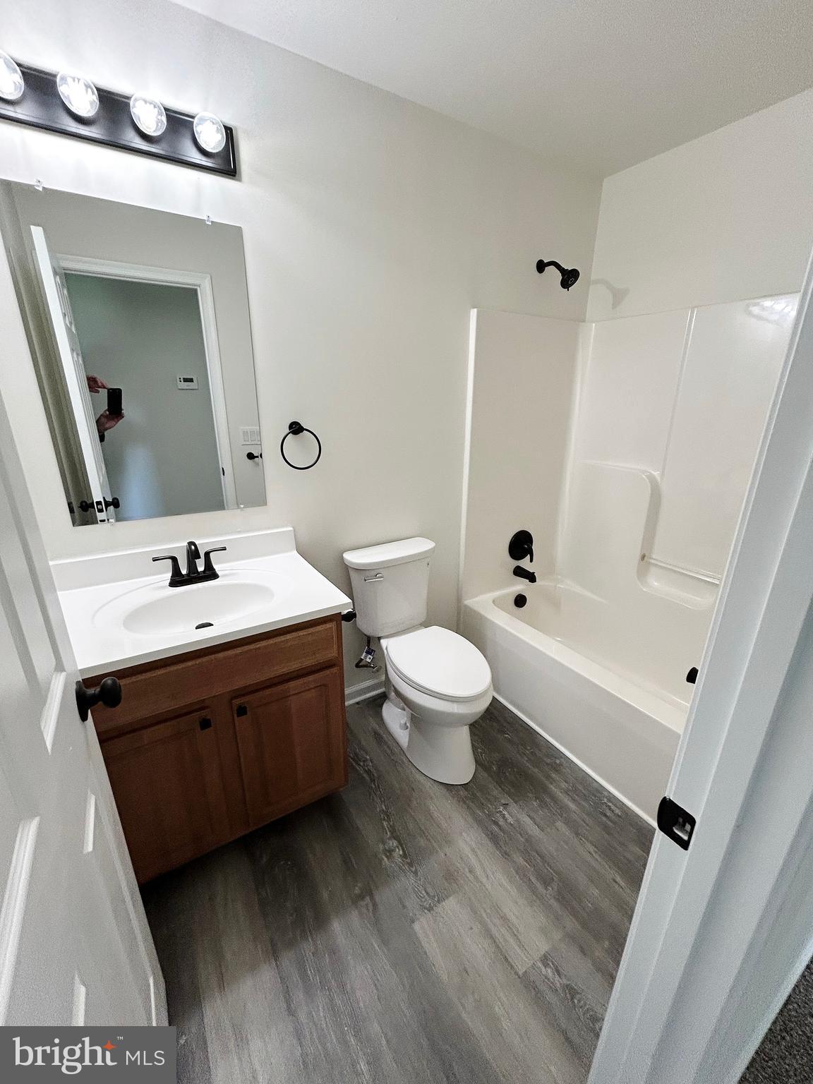 FOXWOOD GLEN - Residential