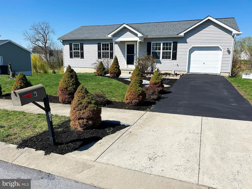 Beautiful Ranch Home boasting Fantastic First Floor Living! This well cared for Home features a Large Eat In Kitchen w/ Newer Appliances, New Deep SS Sink, Attractive Oak Cabinets, Custom Oven-Range, Built In Microwave and Dishwasher, This Home's Primary Bedroom has its own Private Bath w/Shower Stall, (3) Total Bedrooms and (2) Baths, Huge  Lower Level  Daylight Basement with Great Potential for a future Family Room and additional Bath,  New Heat pump, Water Heater and Architectural Roof, Nice Oversized 1 Car Garage, Quiet private Patio, Great quaint Private location with Creek  Views and backing up to Open Space 
This Home is in Fantastic Condition and is Move in Ready!!