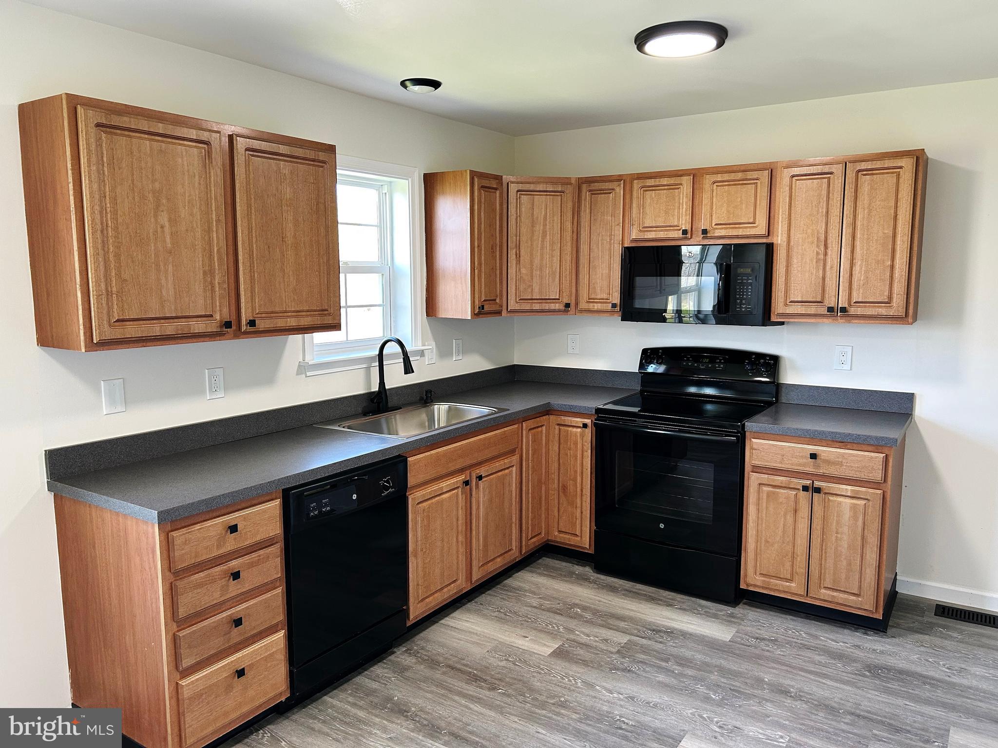 FOXWOOD GLEN - Residential