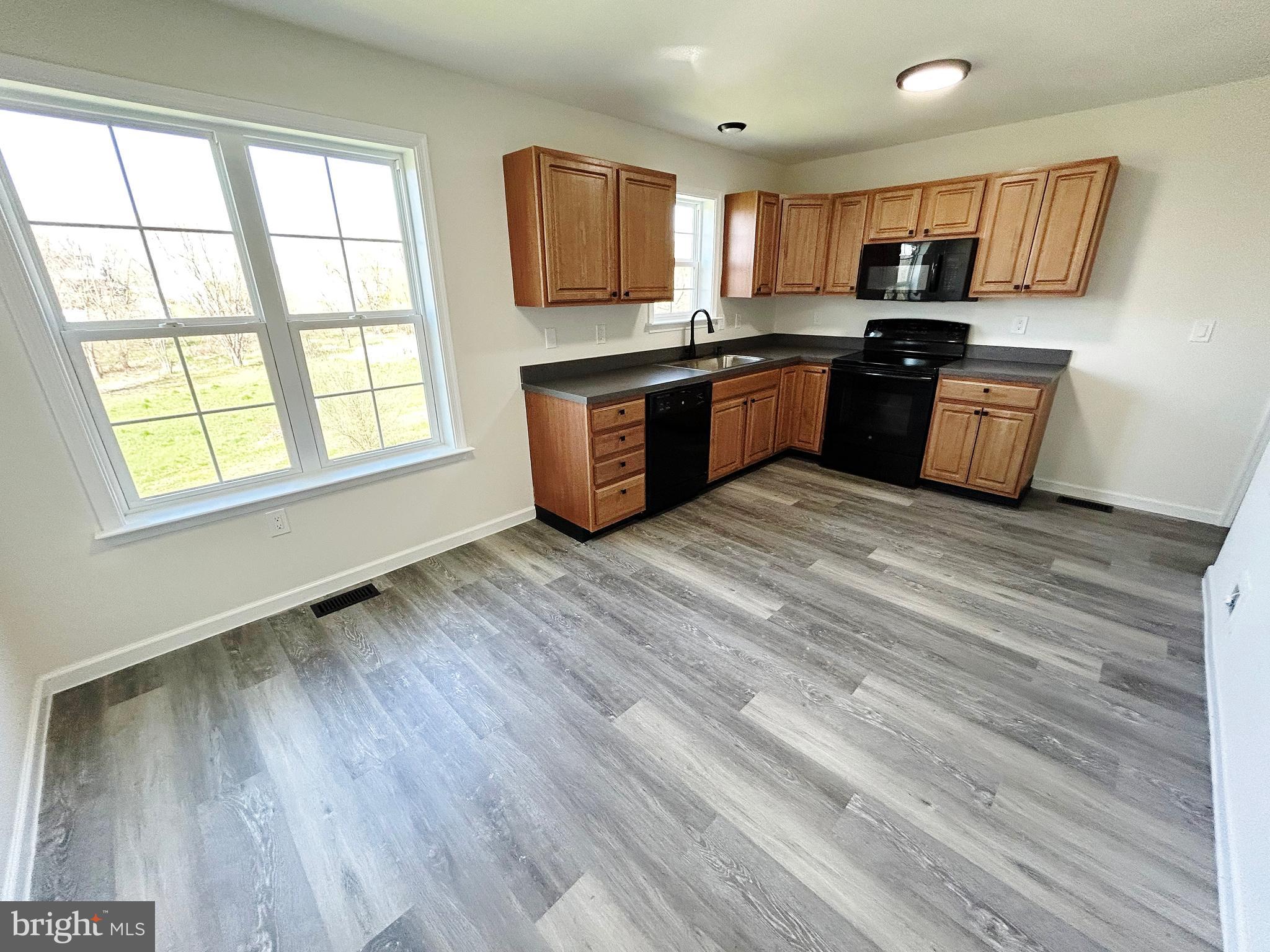 FOXWOOD GLEN - Residential