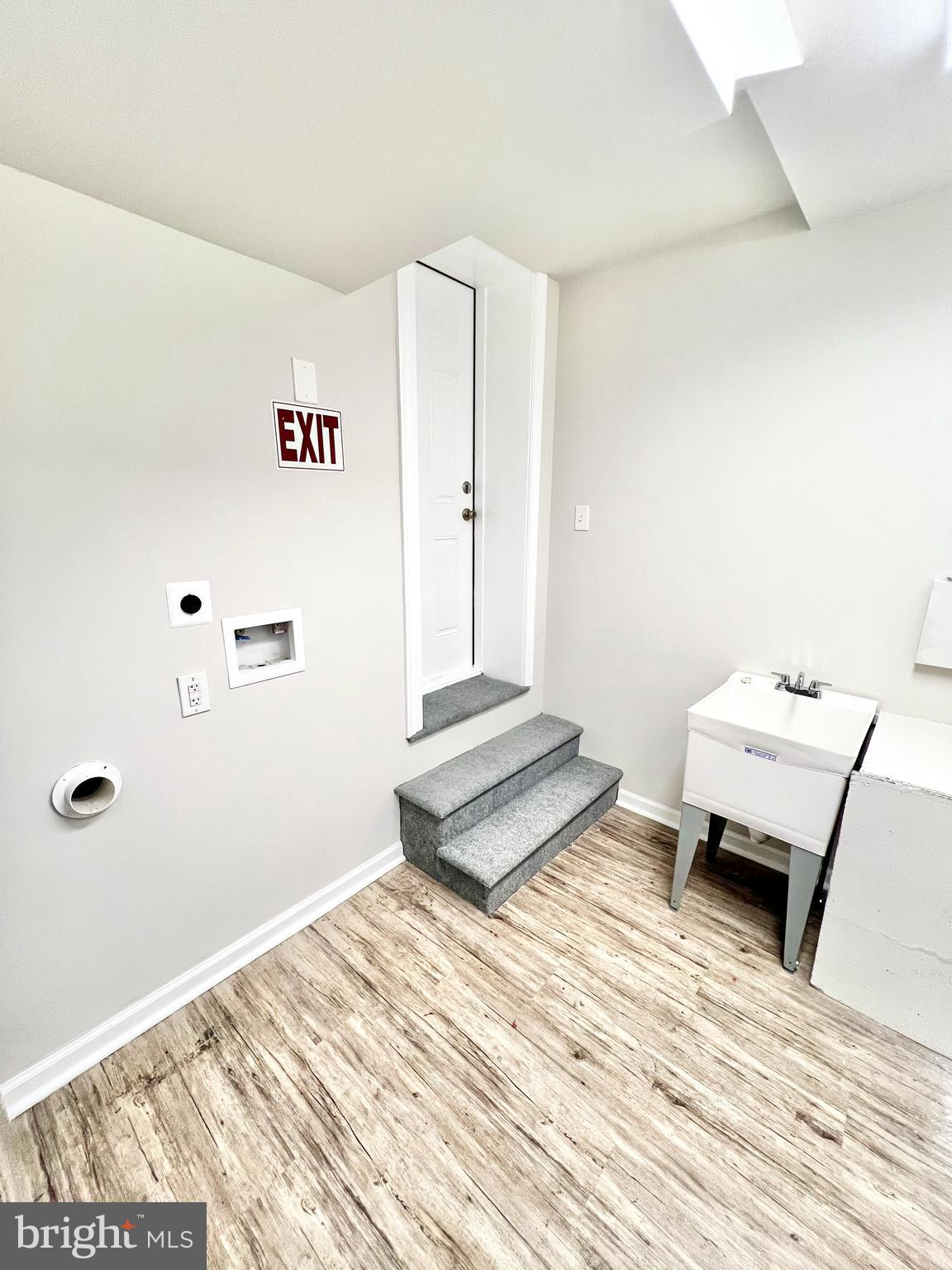 000 - Residential Lease