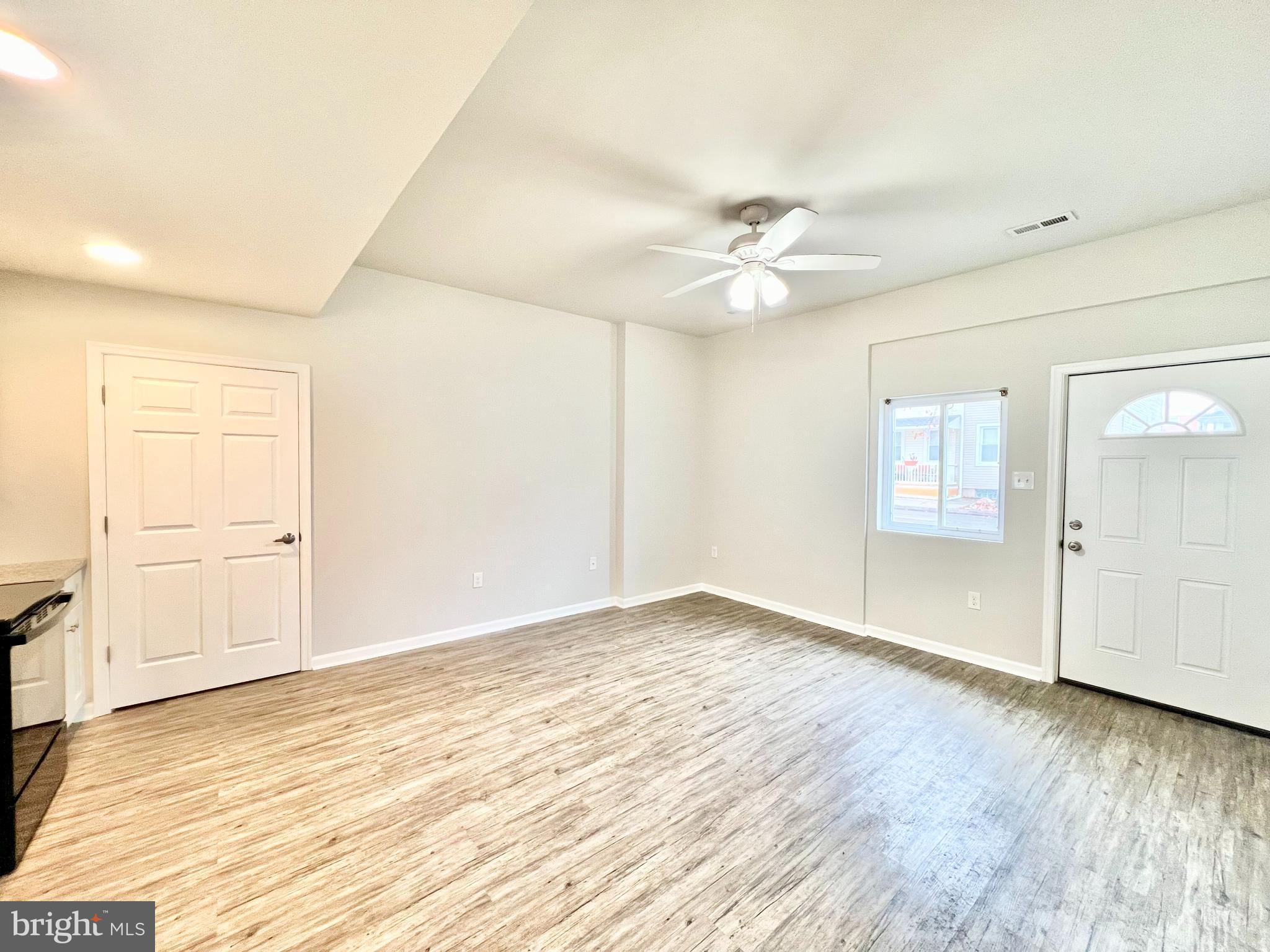 000 - Residential Lease