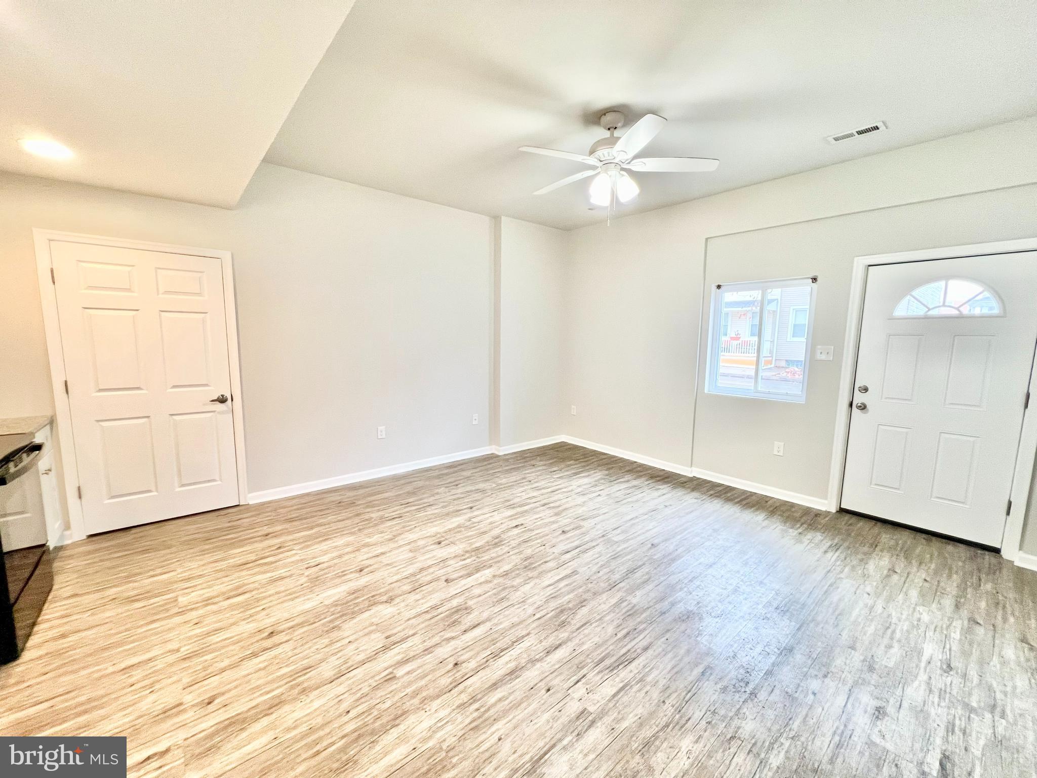 000 - Residential Lease