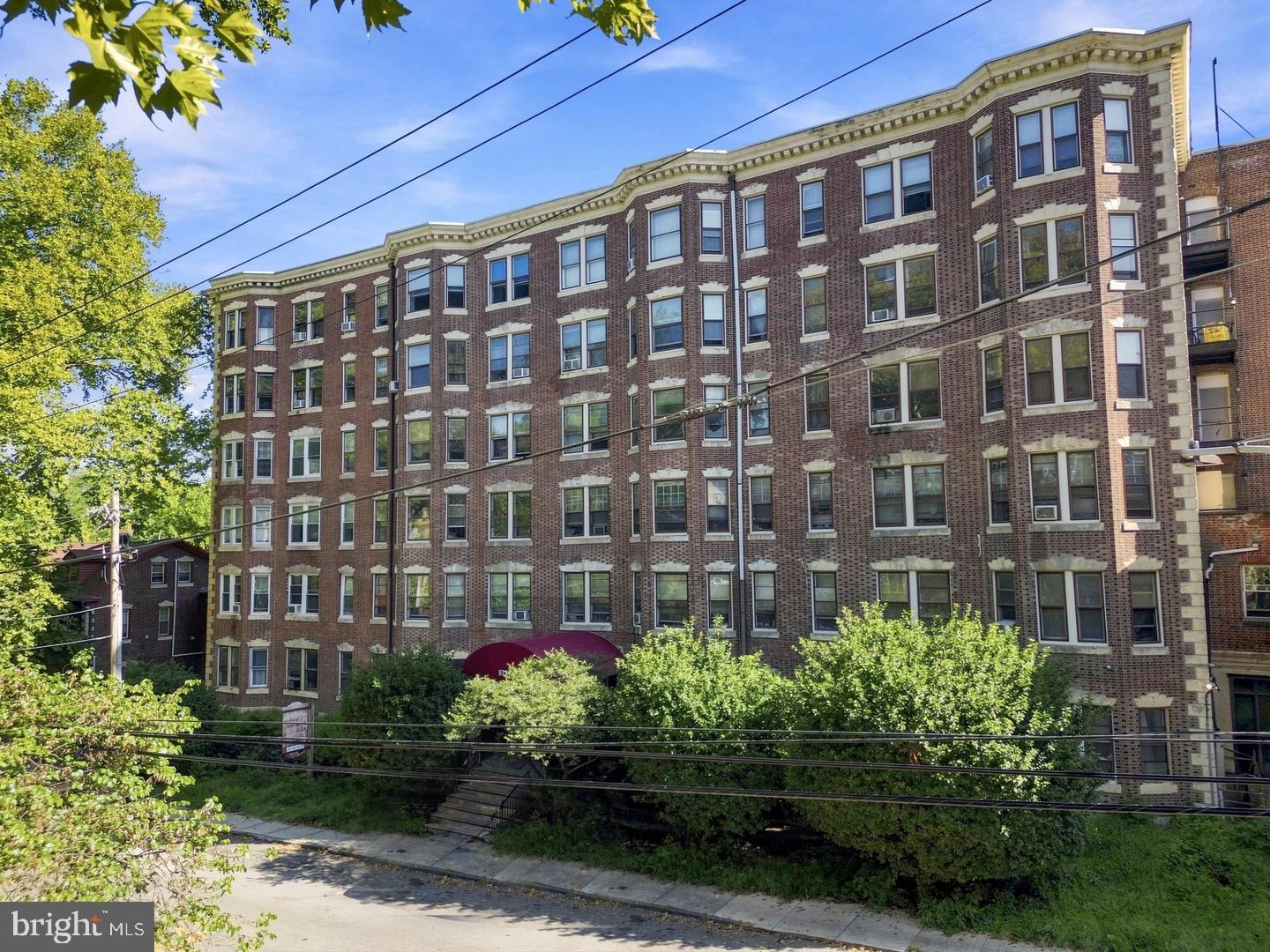 5721 MORRIS STREET 404