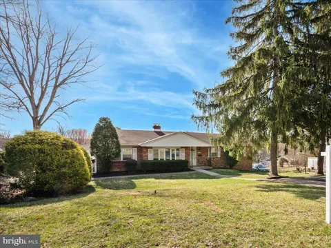 1165 Fitzwatertown Road, Abington, PA MLS: PAMC2133234