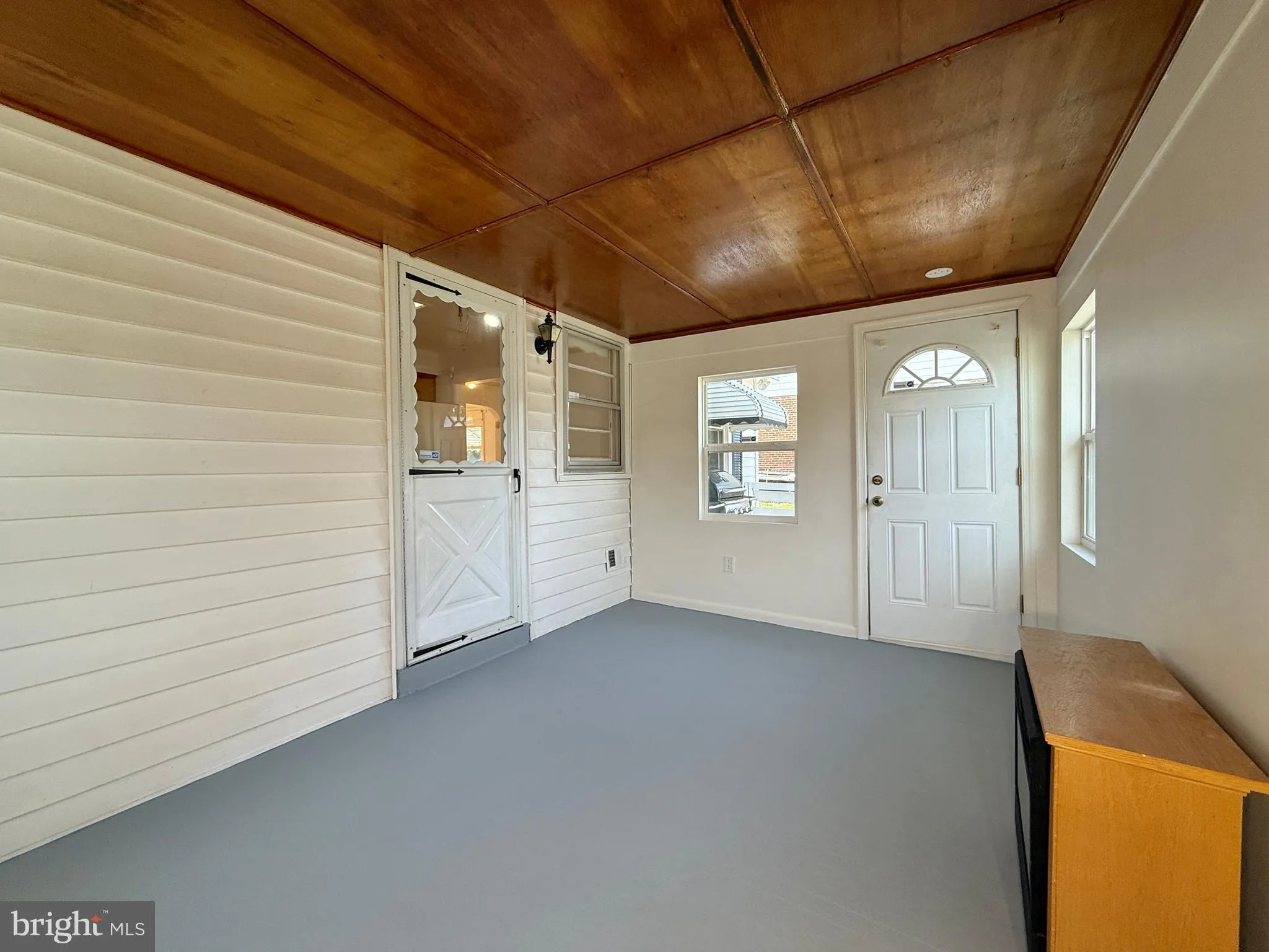 Baltimore, Maryland 21228, United States, 2 Bedrooms Bedrooms, ,1 BathroomBathrooms,Residential,Pending,228526