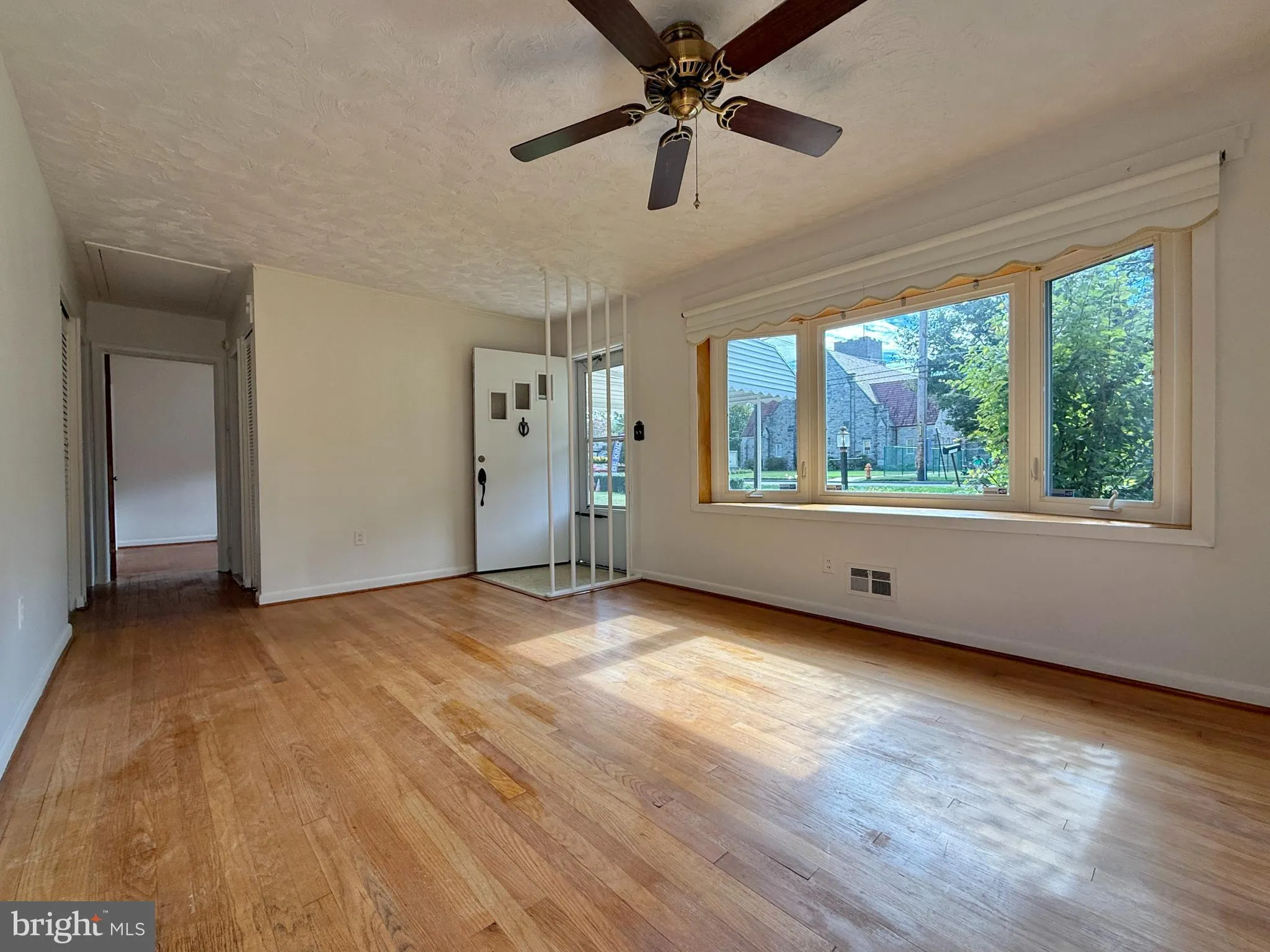 Baltimore, Maryland 21228, United States, 2 Bedrooms Bedrooms, ,1 BathroomBathrooms,Residential,Pending,228526