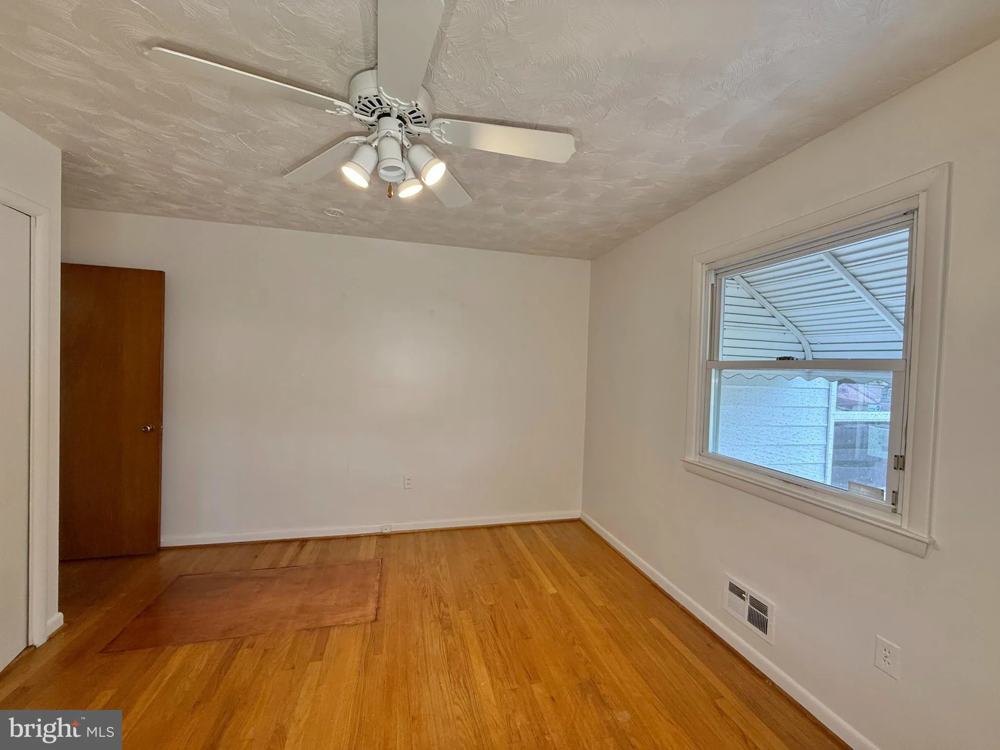 Baltimore, Maryland 21228, United States, 2 Bedrooms Bedrooms, ,1 BathroomBathrooms,Residential,Pending,228526