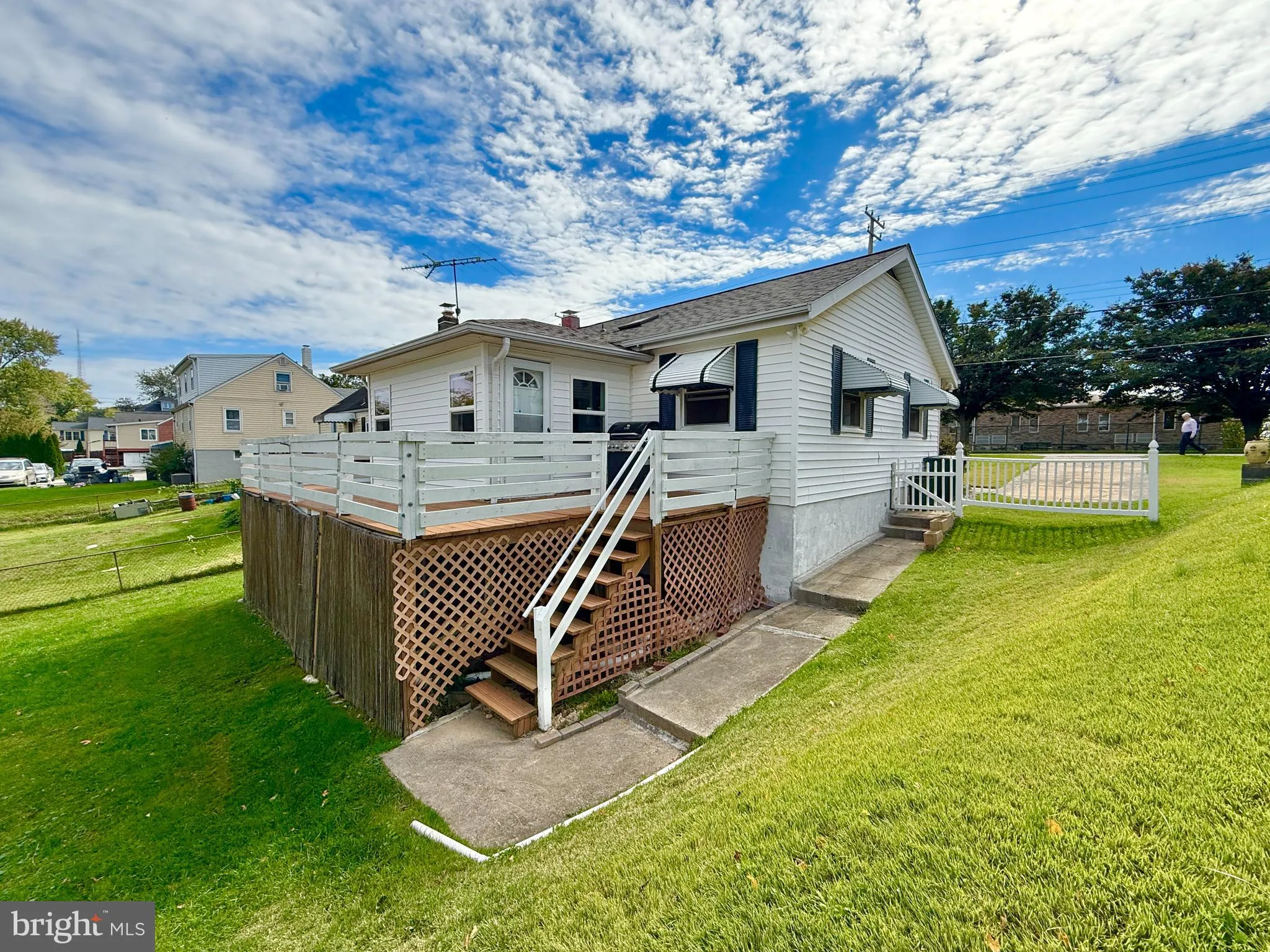 Baltimore, Maryland 21228, United States, 2 Bedrooms Bedrooms, ,1 BathroomBathrooms,Residential,Pending,228526