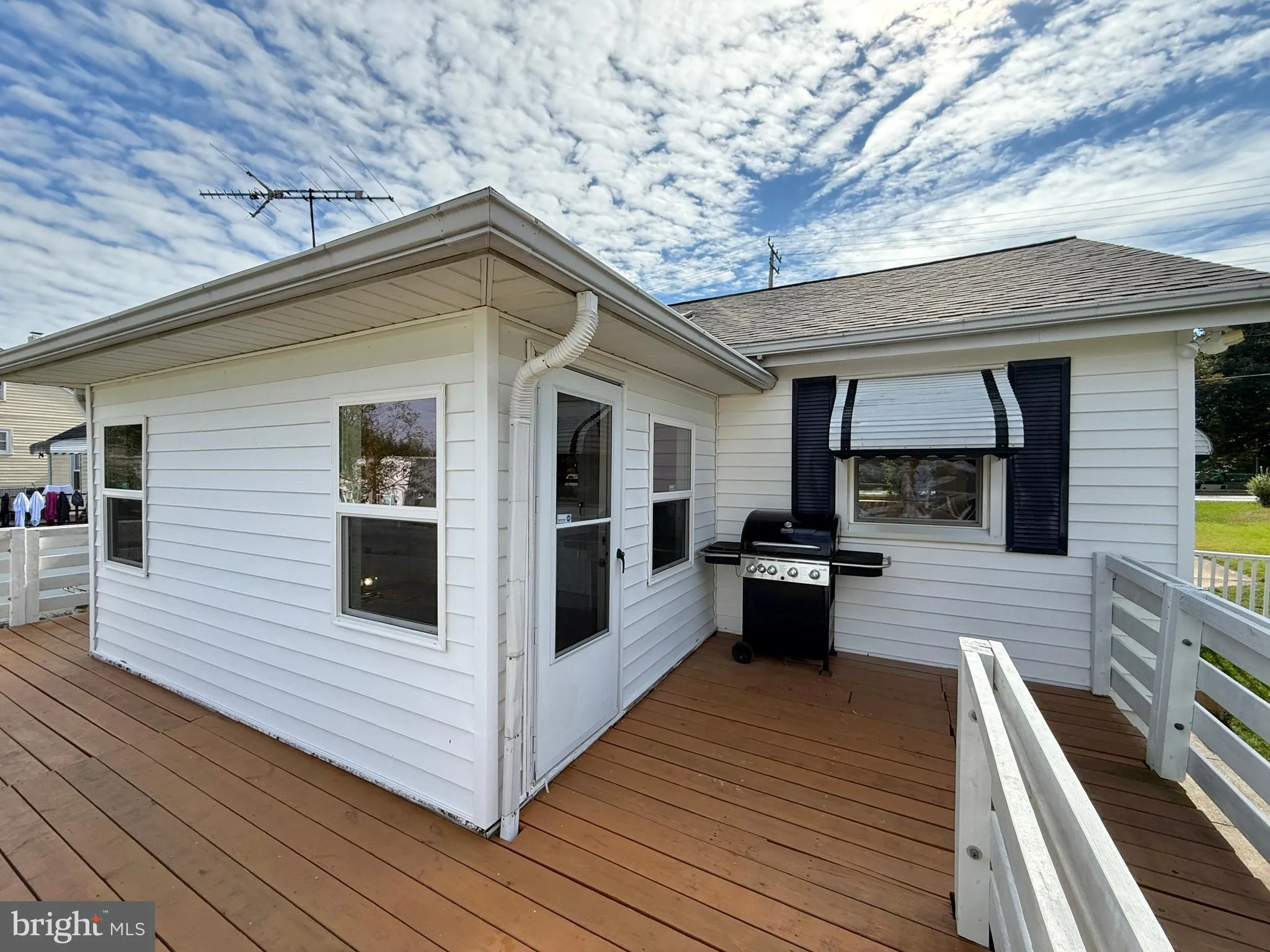 Baltimore, Maryland 21228, United States, 2 Bedrooms Bedrooms, ,1 BathroomBathrooms,Residential,Pending,228526