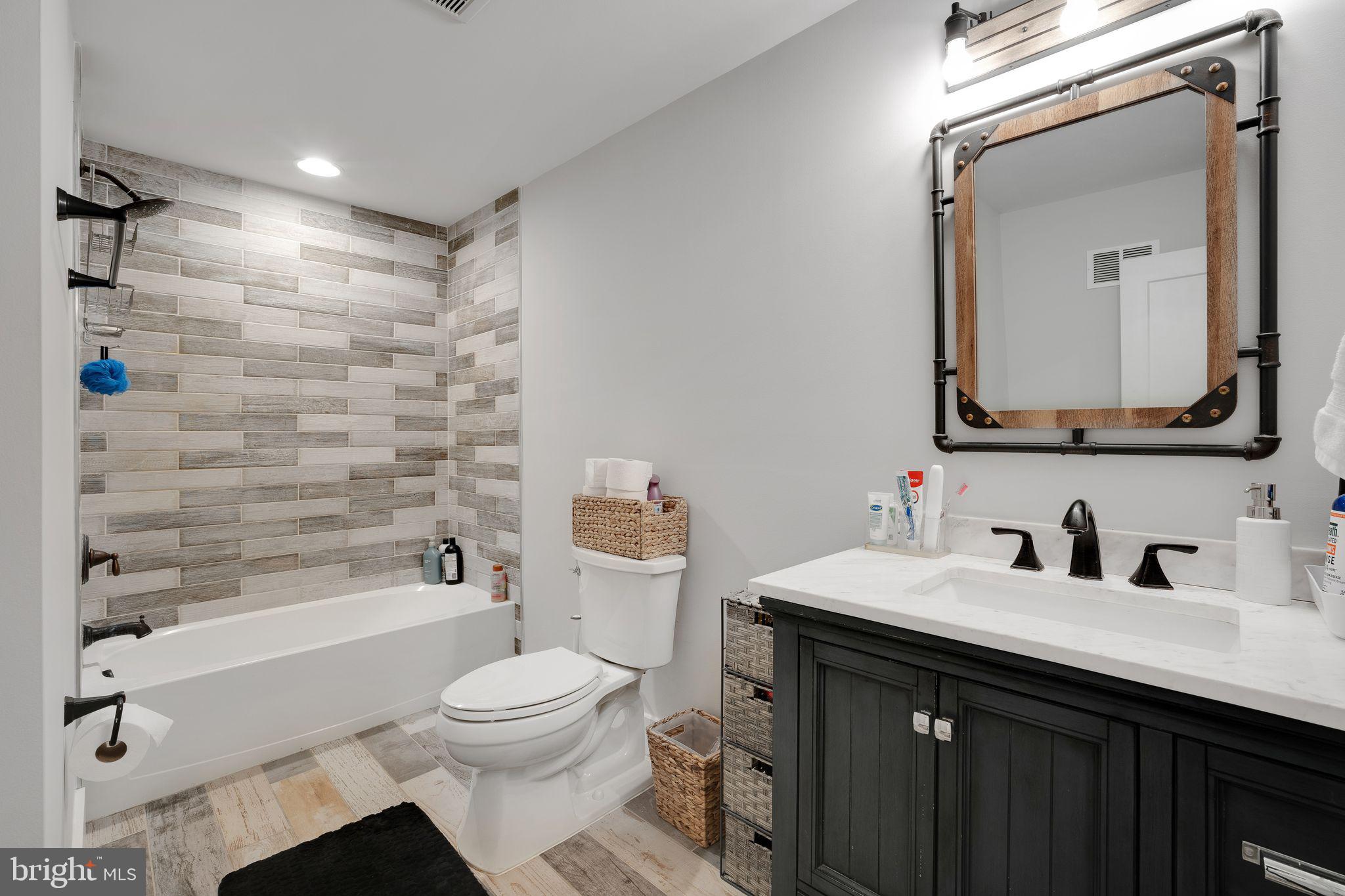 WOODLAWN FARMS - Residential