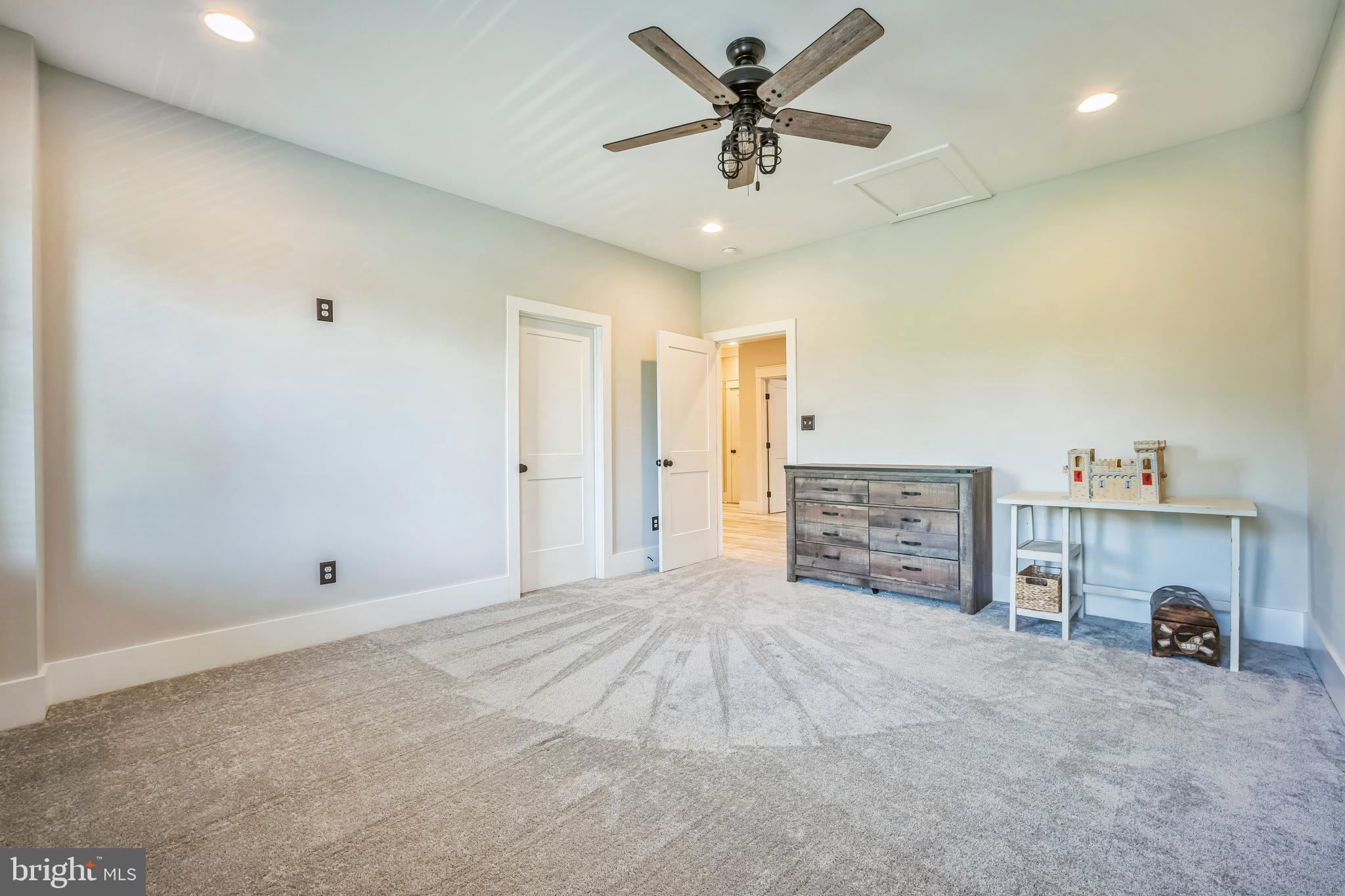 WOODLAWN FARMS - Residential