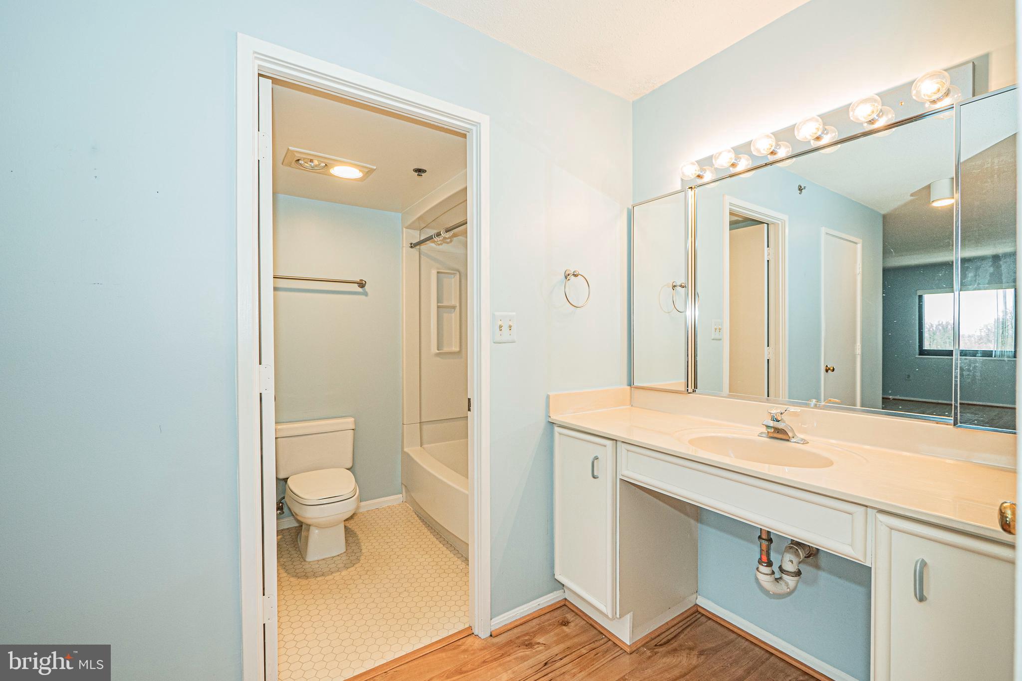 LEISURE WORLD - Residential