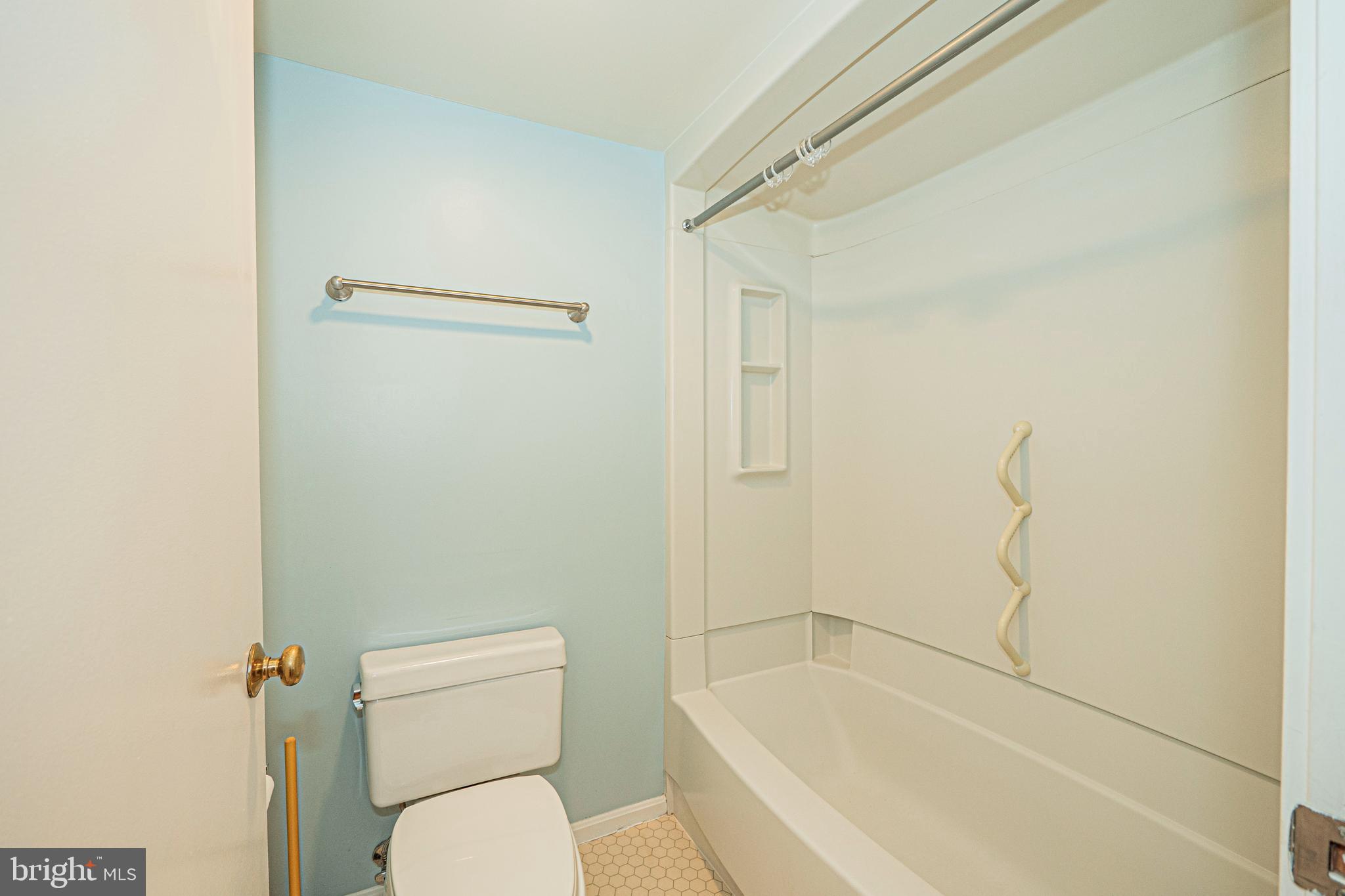 LEISURE WORLD - Residential