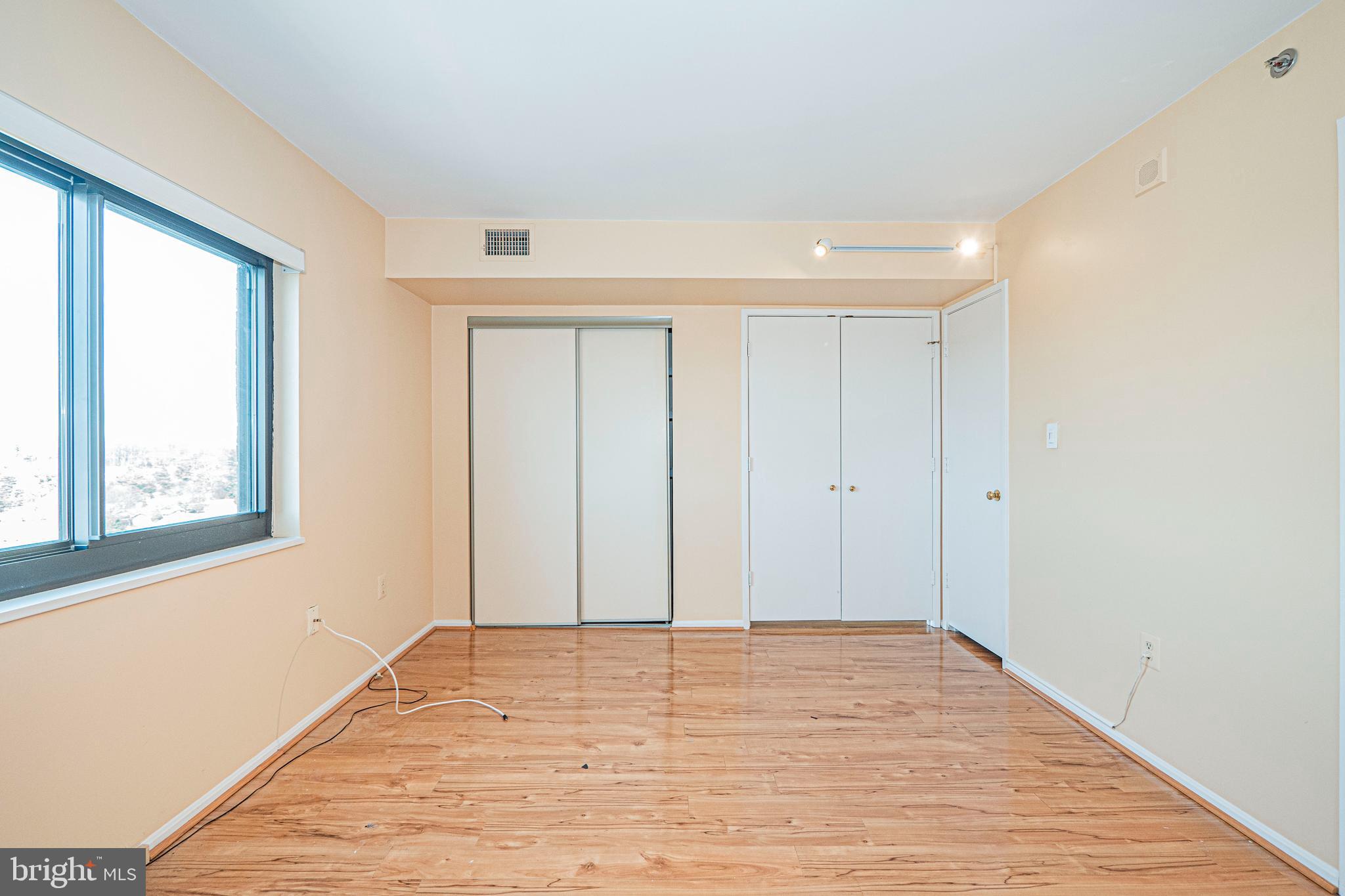 LEISURE WORLD - Residential