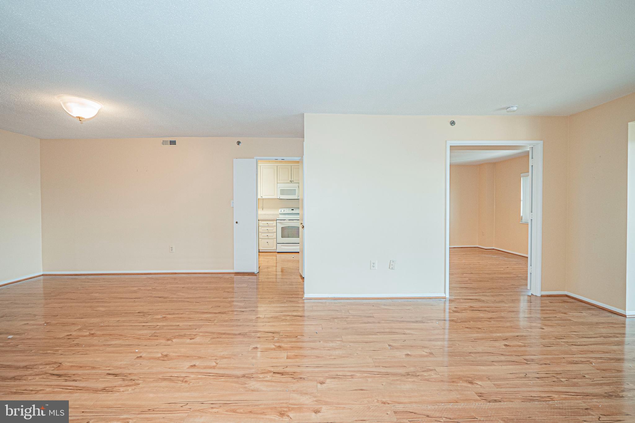 LEISURE WORLD - Residential