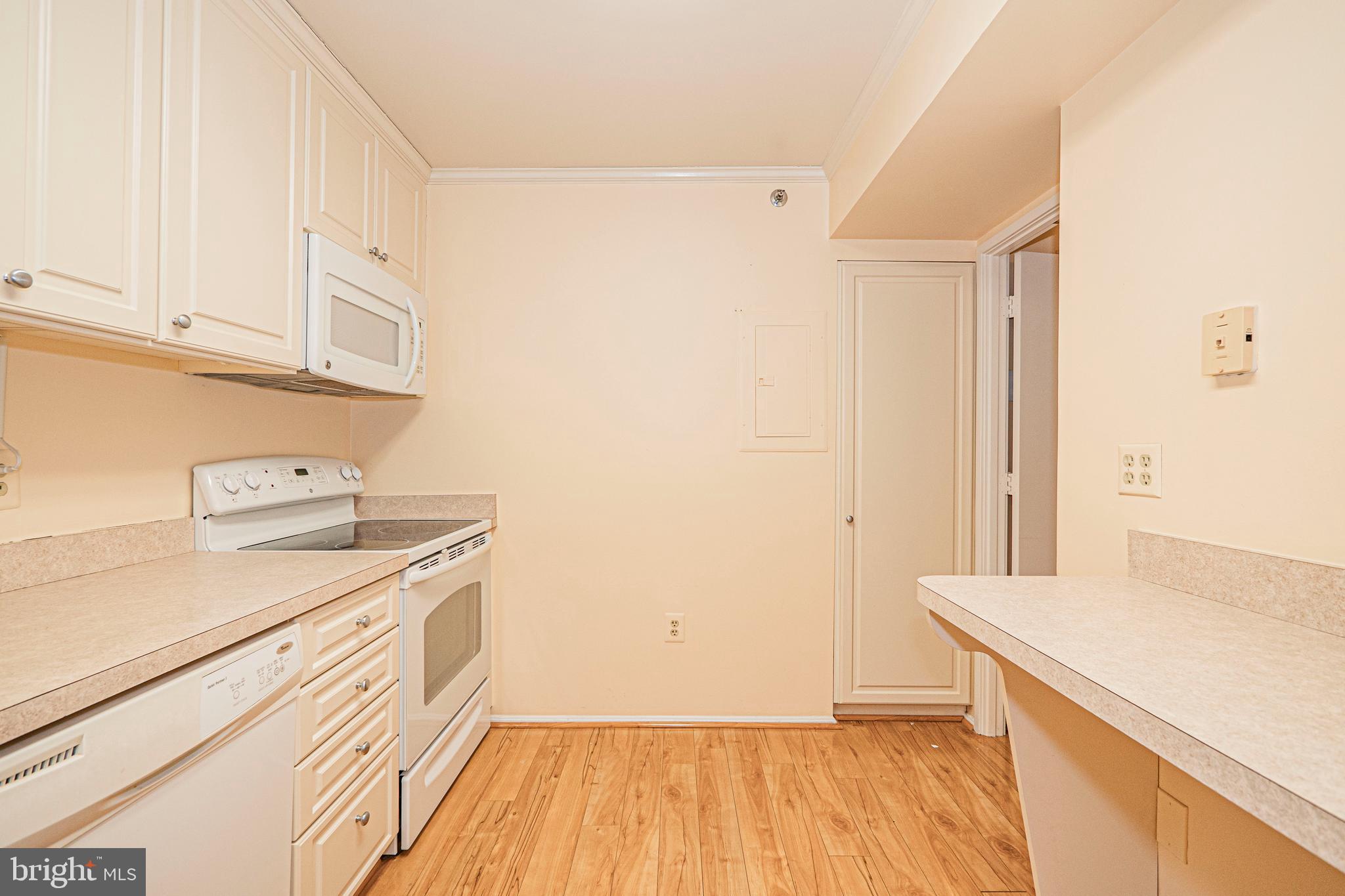 LEISURE WORLD - Residential