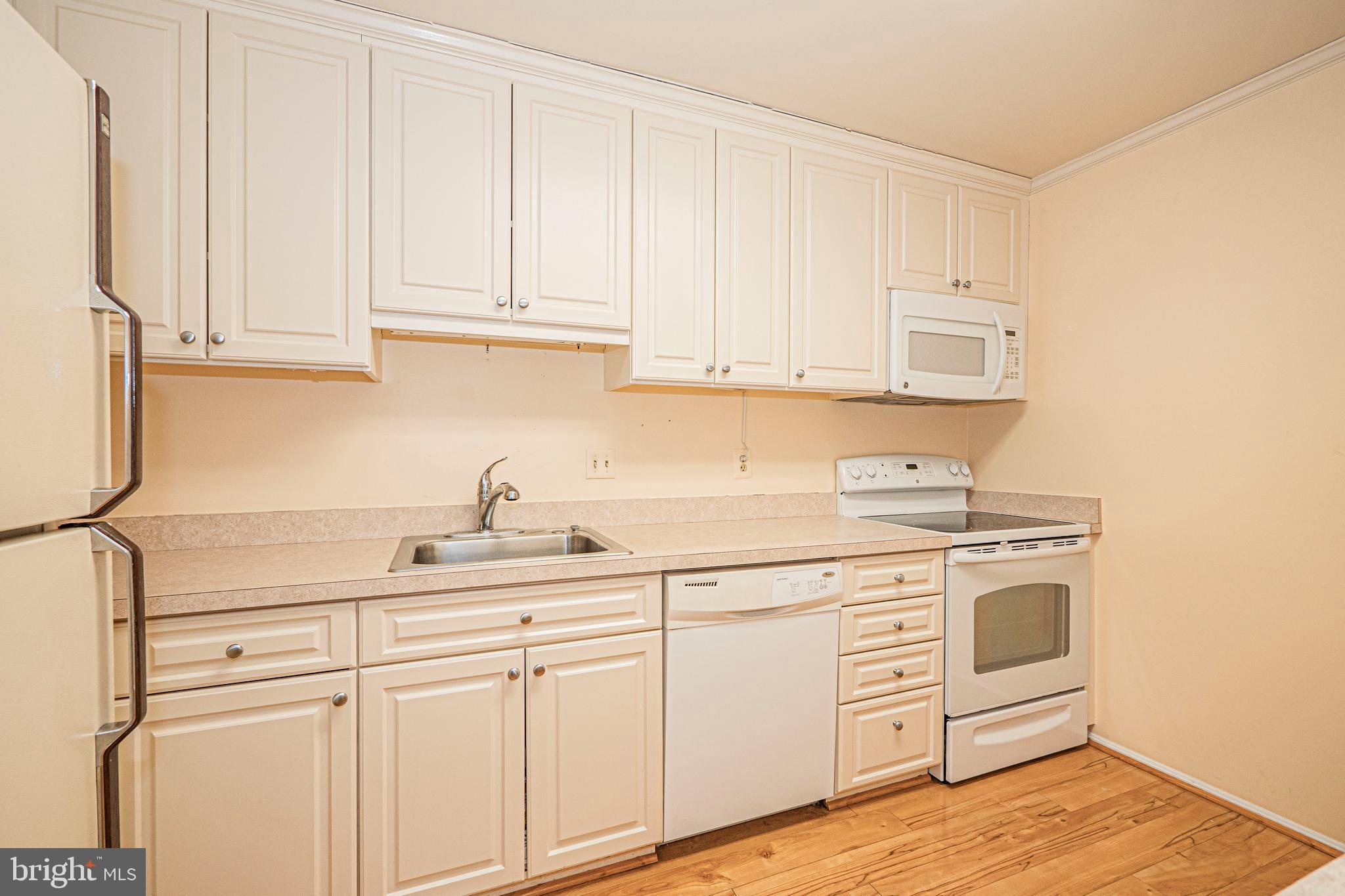 LEISURE WORLD - Residential