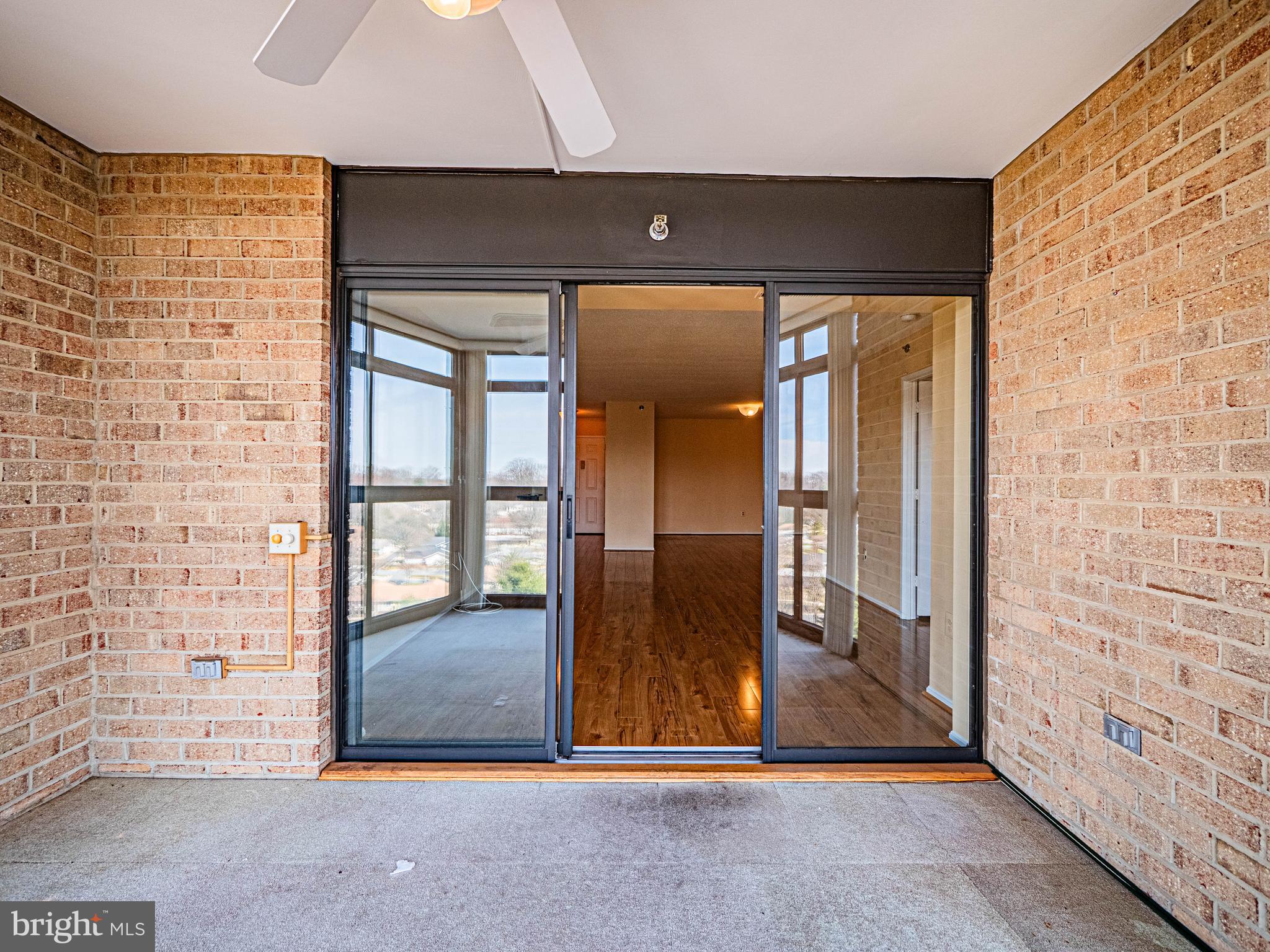 LEISURE WORLD - Residential