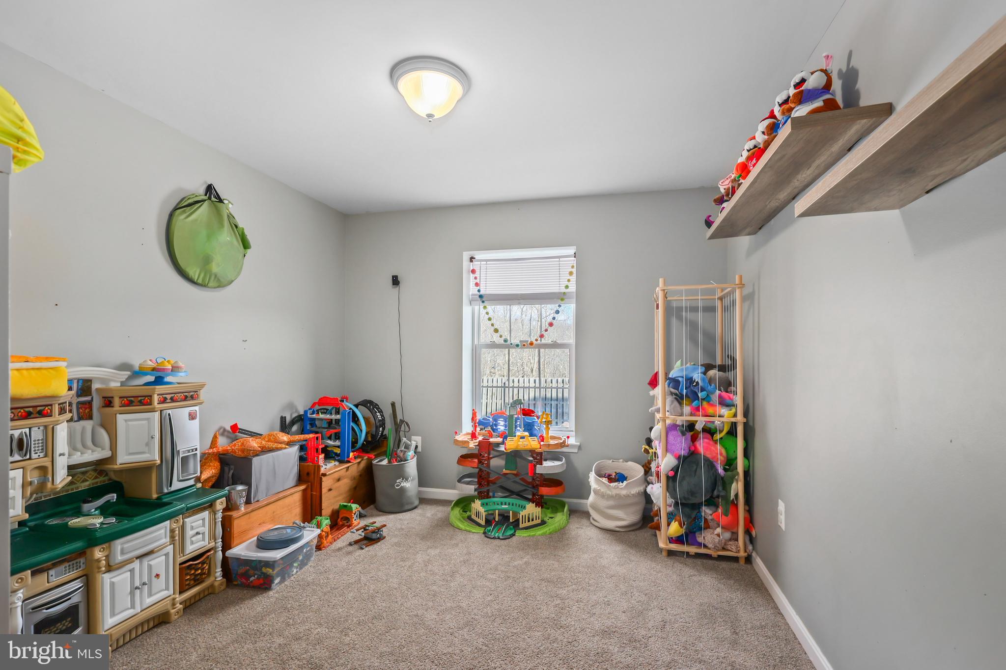 CARRIAGE HILL AT FALLS - Residential