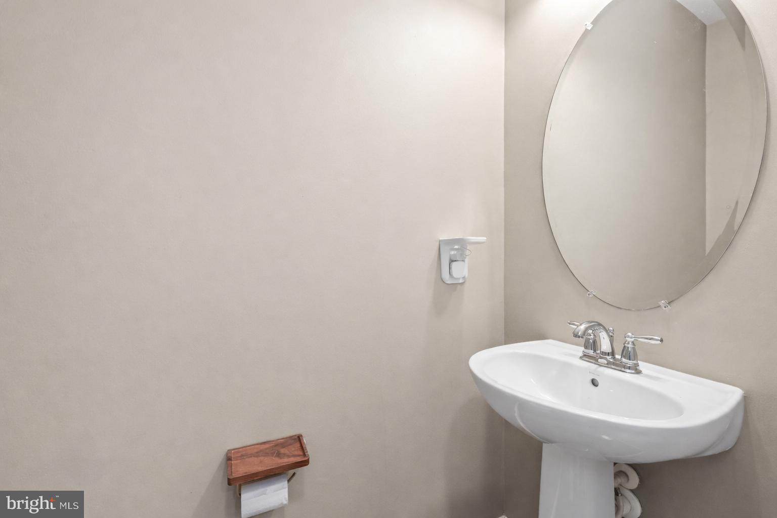 CARRIAGE HILL AT FALLS - Residential