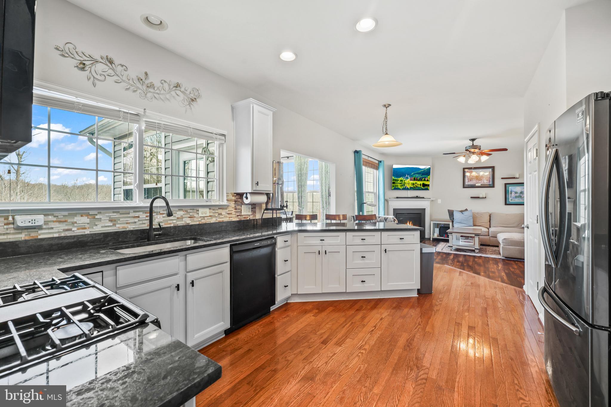 CARRIAGE HILL AT FALLS - Residential