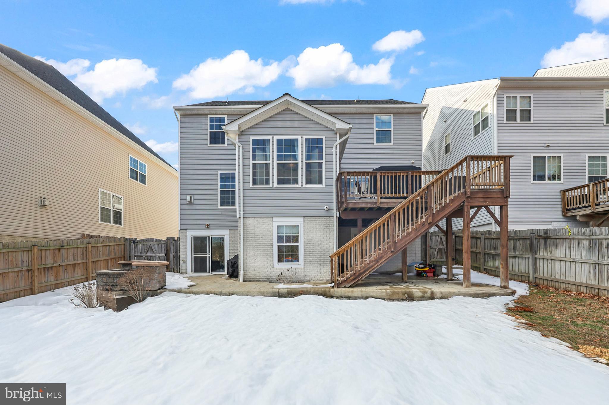 CARRIAGE HILL AT FALLS - Residential