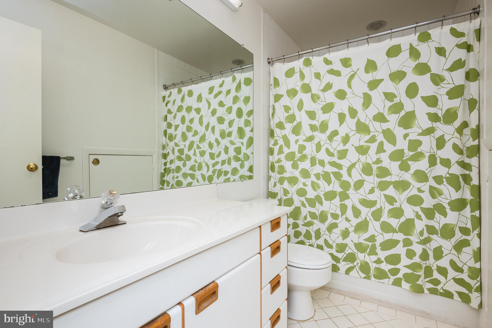 THE FALLS GARDEN - Residential