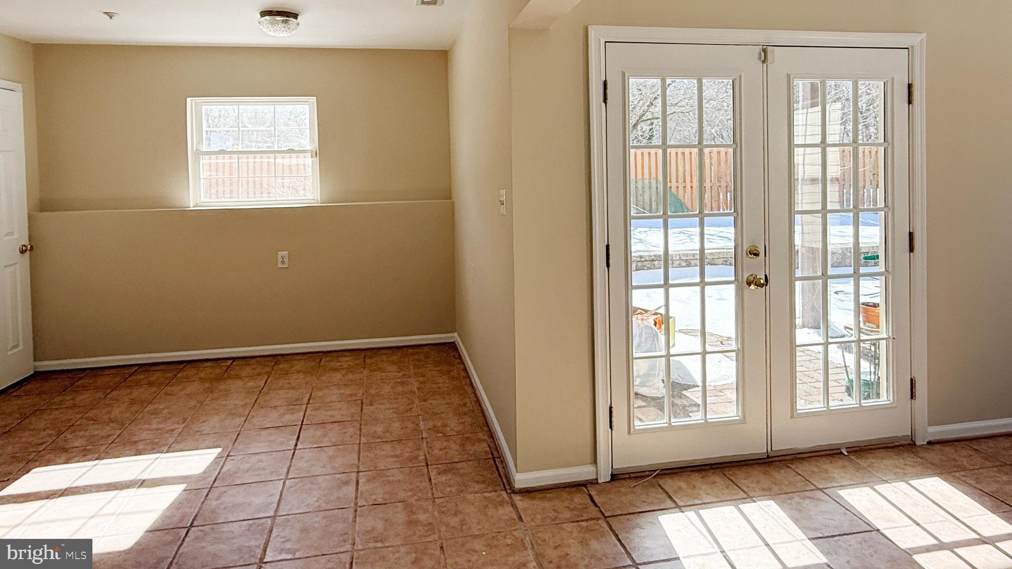 RIDGE COMMONS - Residential